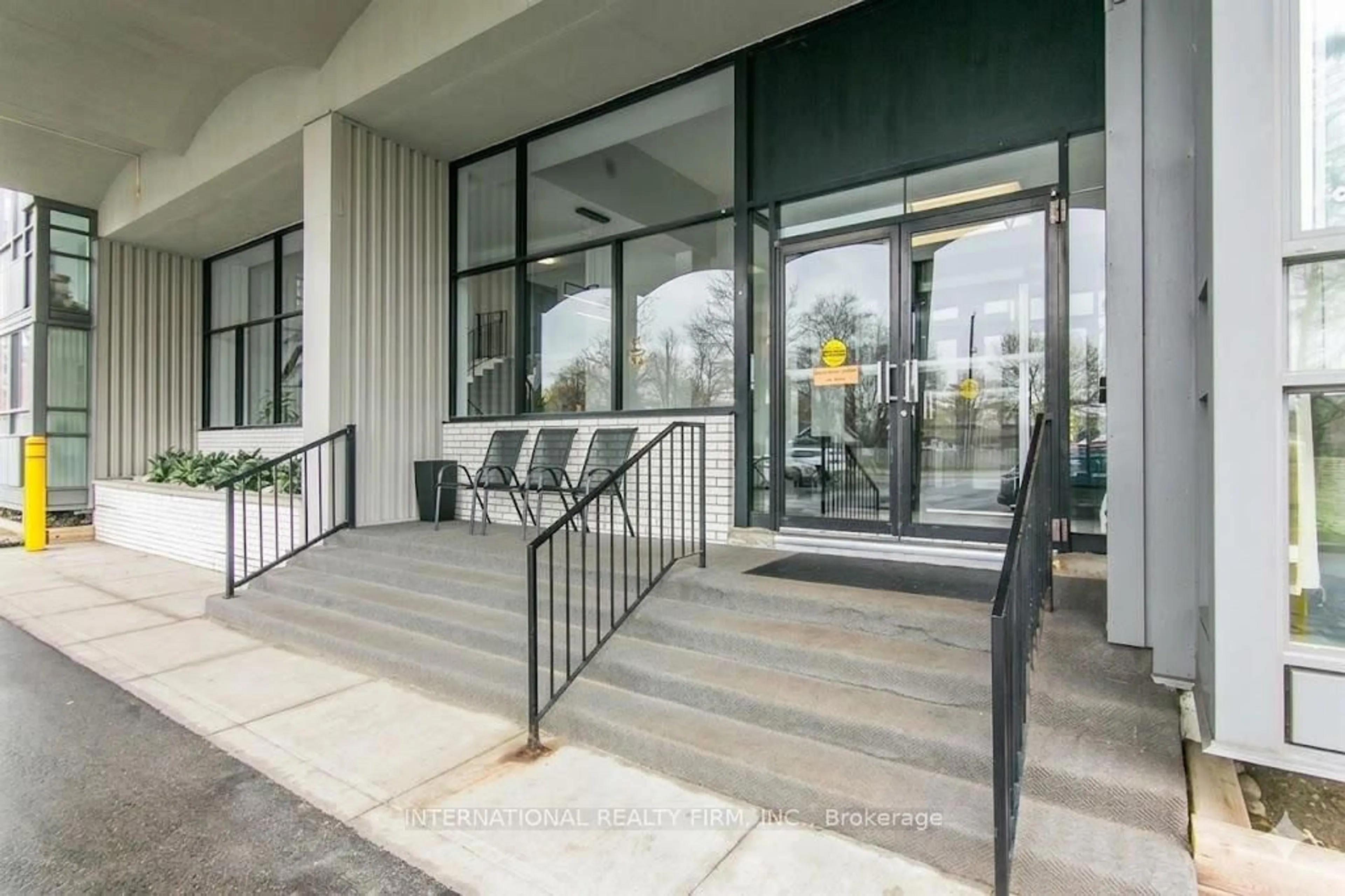 Unknown for 24 Midland Dr #401, Kitchener Ontario N2A 2A8