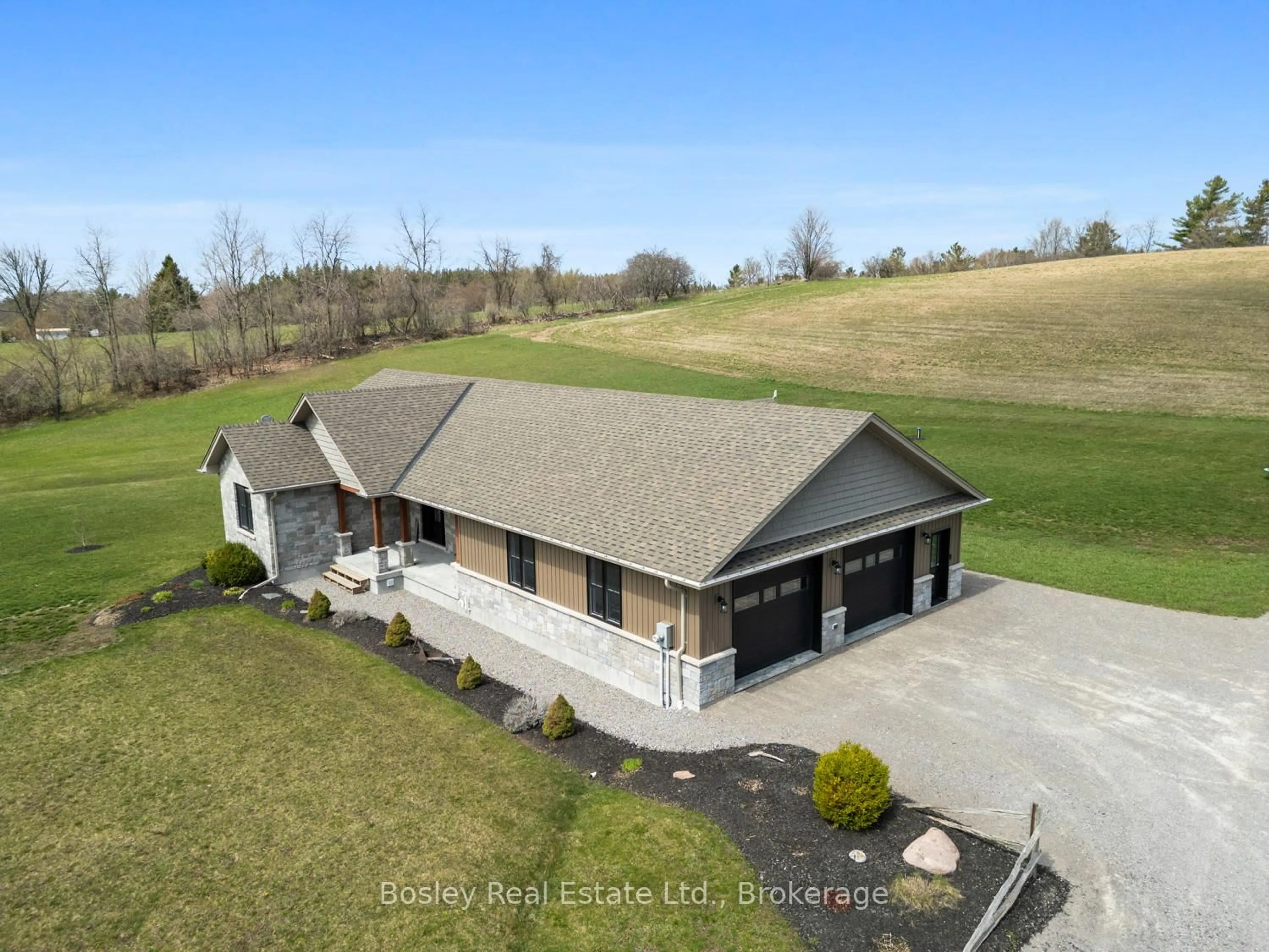 A pic from outside/outdoor area/front of a property/back of a property/a pic from drone, building for 494 Pinegrove Rd, Cramahe Ontario K0K 1M0