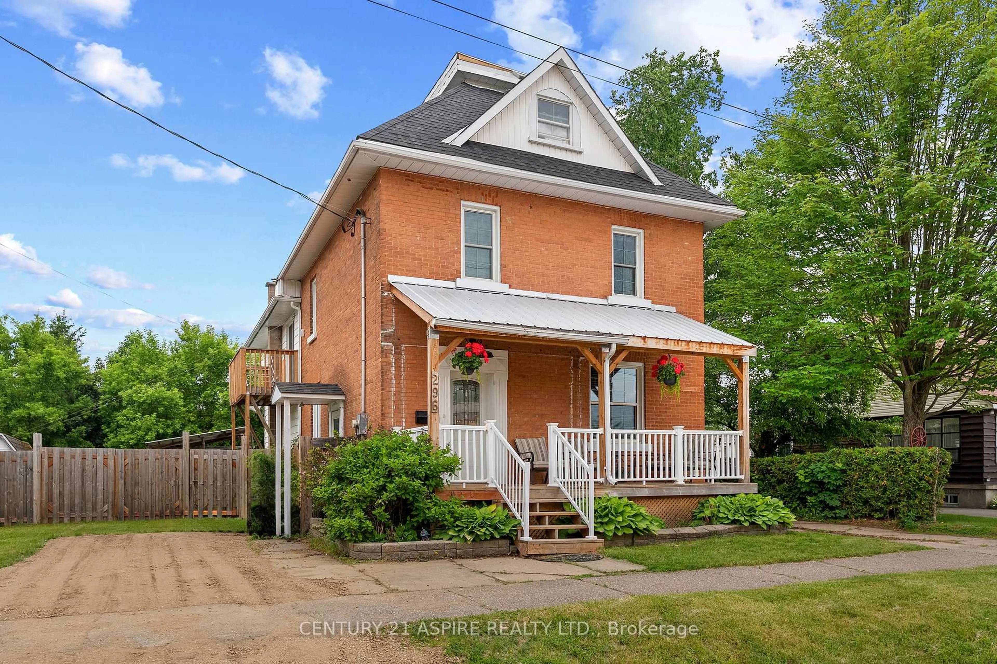 Home with brick exterior material, street for 296 First Ave, Pembroke Ontario K8A 5C2