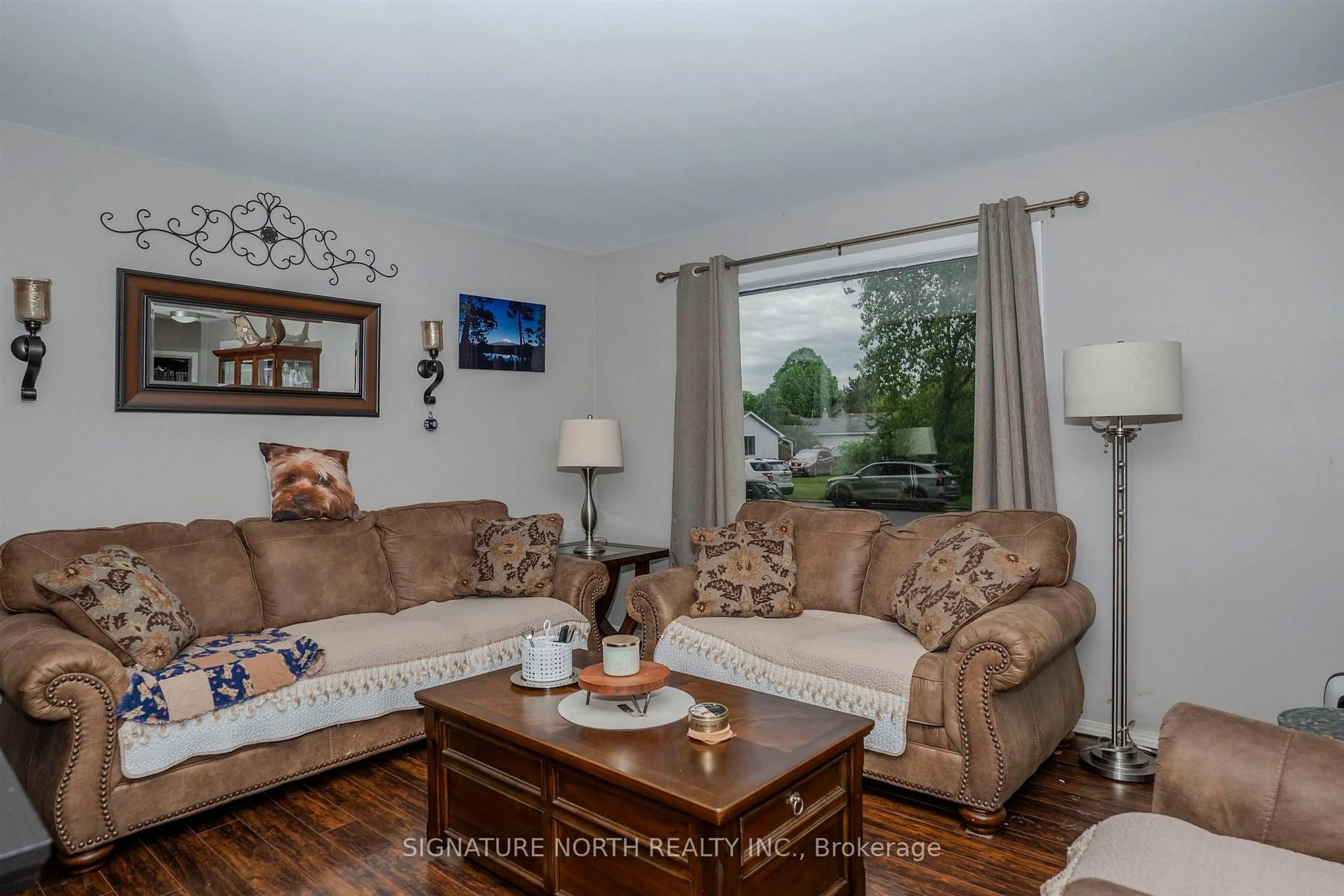 Living room with furniture, unknown for 728 Linwood Cres, Thunder Bay Ontario P7E 2S1