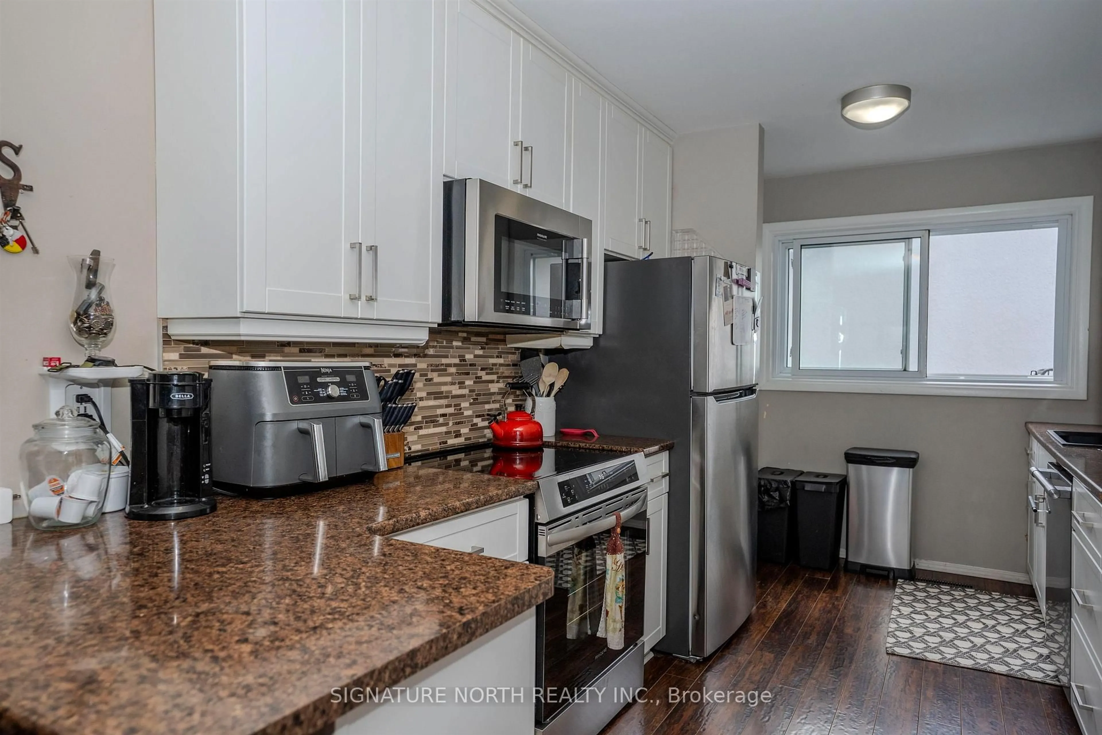 Standard kitchen, unknown for 728 Linwood Cres, Thunder Bay Ontario P7E 2S1