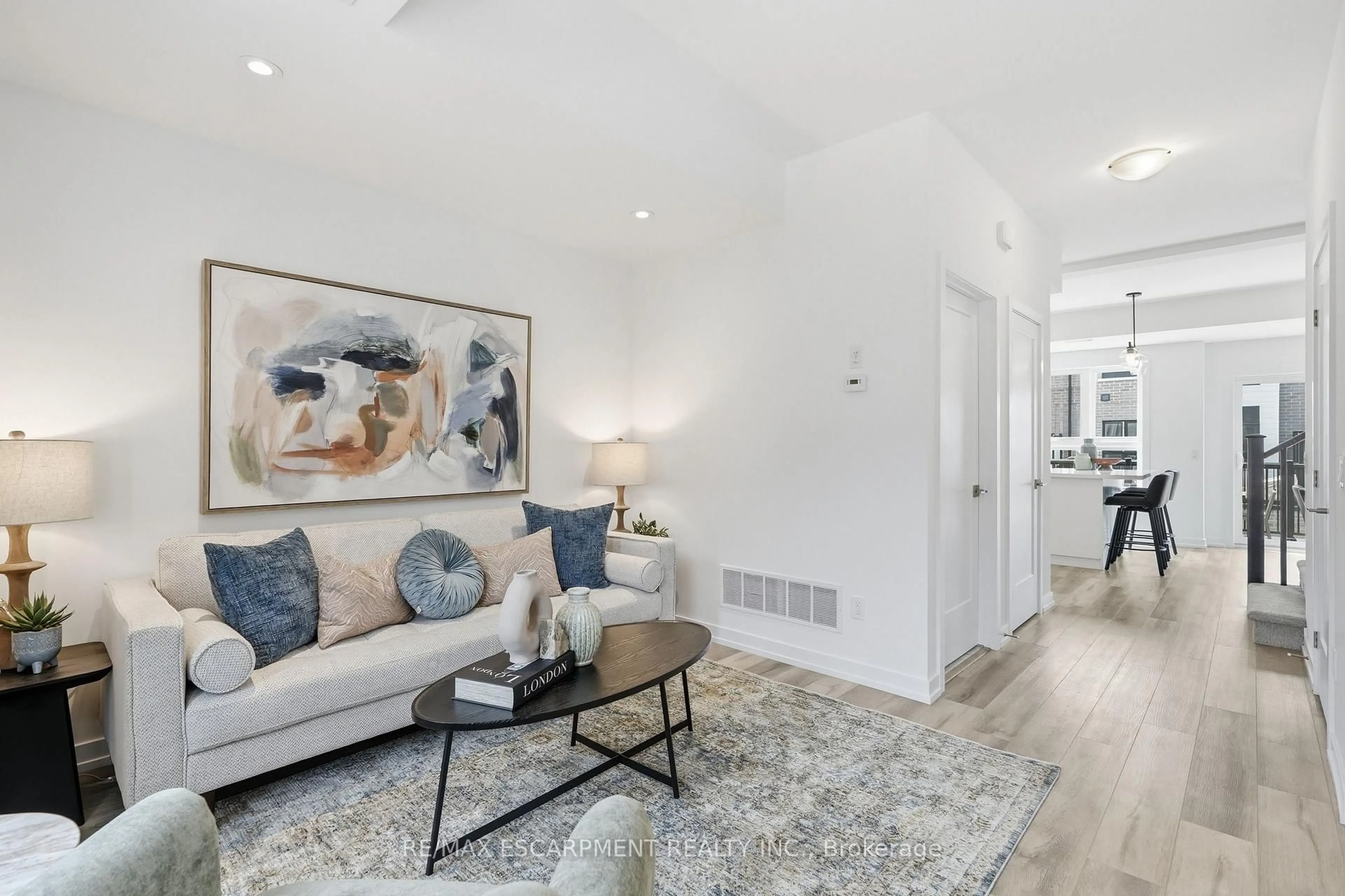 Living room with furniture, unknown for 173 Burke St, Hamilton Ontario L8B 2A9