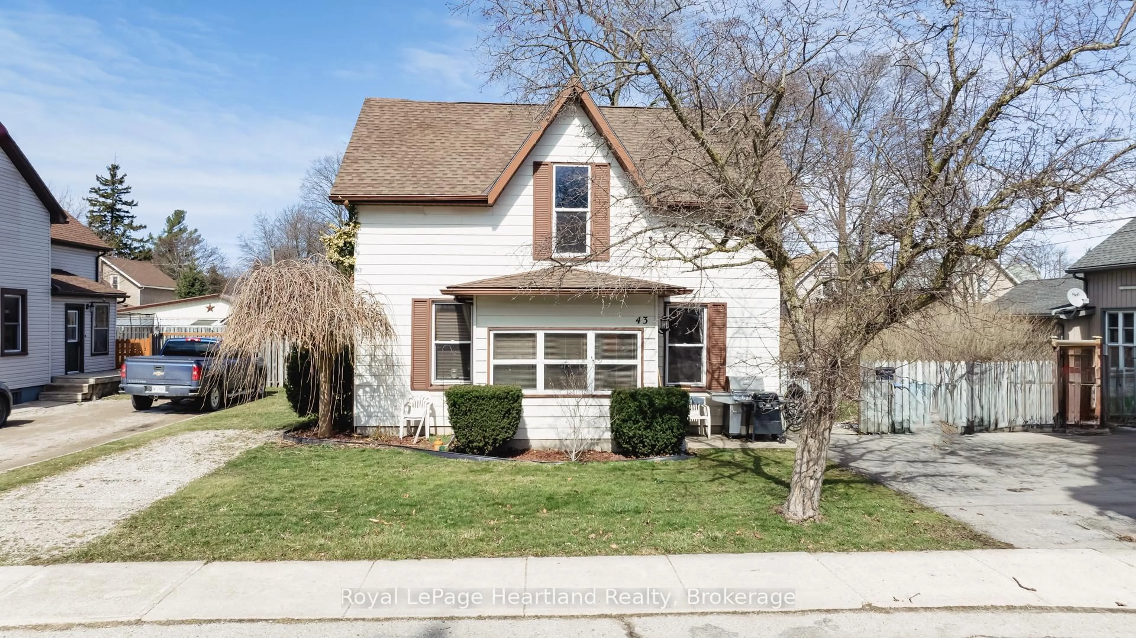 Home with brick exterior material, street for 43 Trafalgar St, Goderich Ontario N7A 1T4