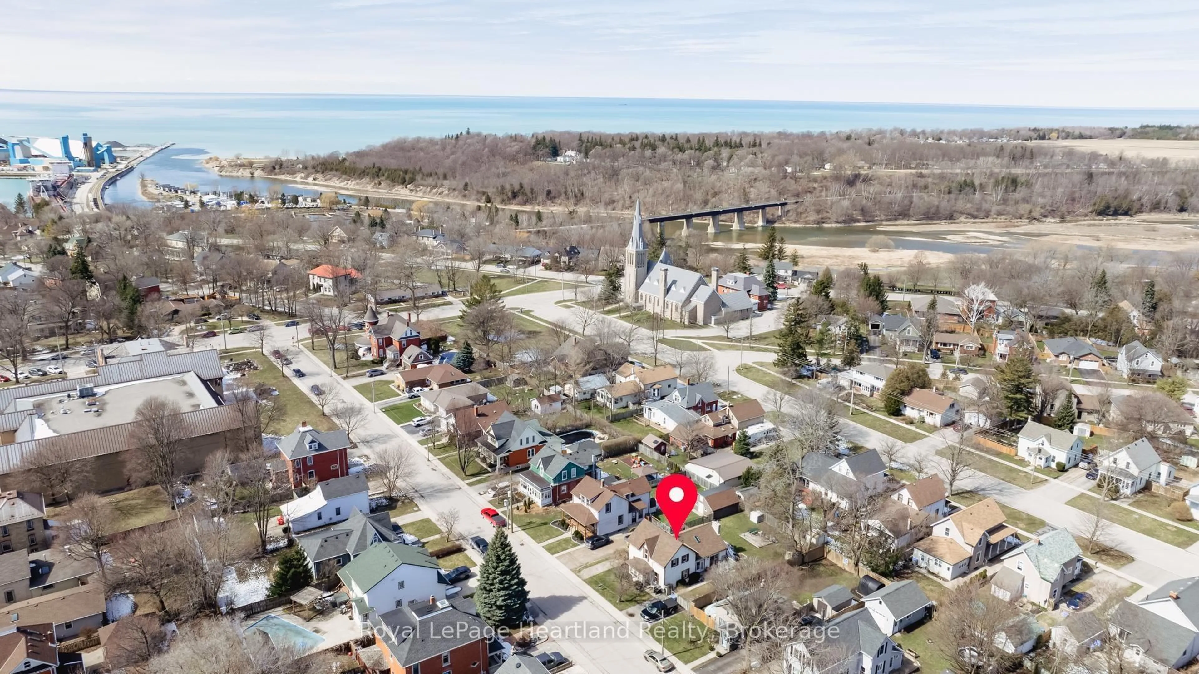 A pic from outside/outdoor area/front of a property/back of a property/a pic from drone, street for 43 Trafalgar St, Goderich Ontario N7A 1T4