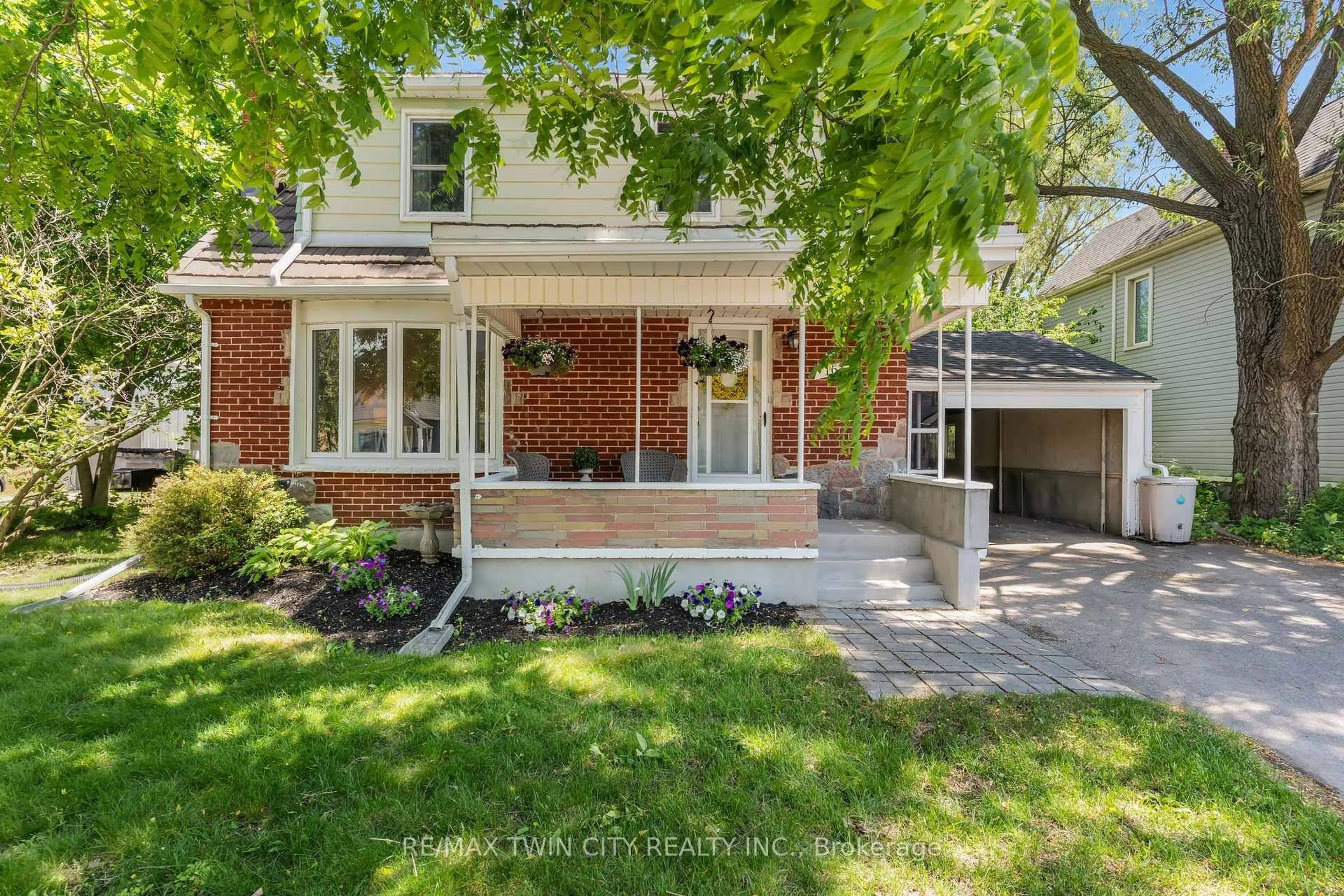 Home with brick exterior material, street for 161 Hedley St, Cambridge Ontario N3H 3X9