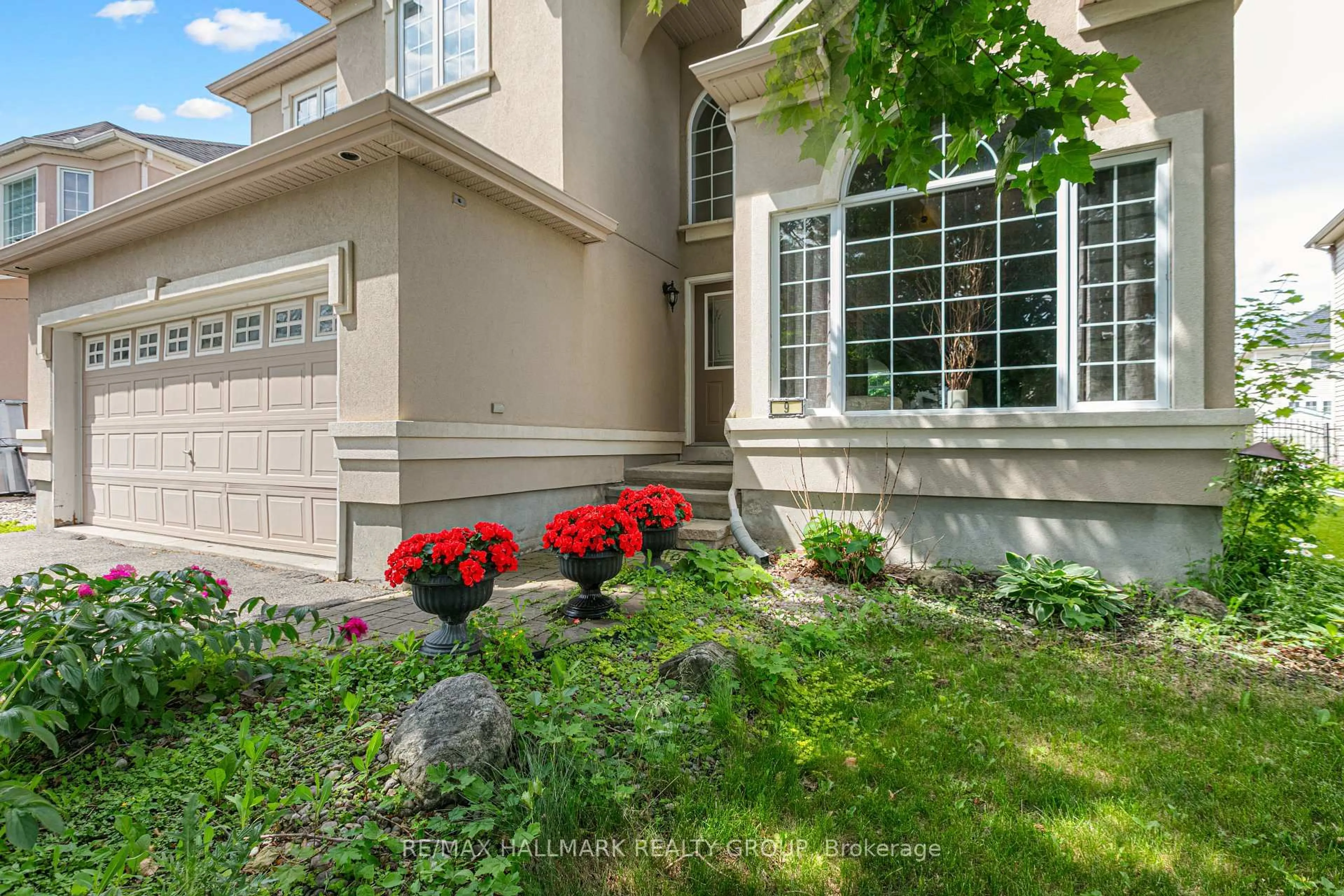 Unknown for 9 Blackshire Circ, Ottawa Ontario K2J 5L8
