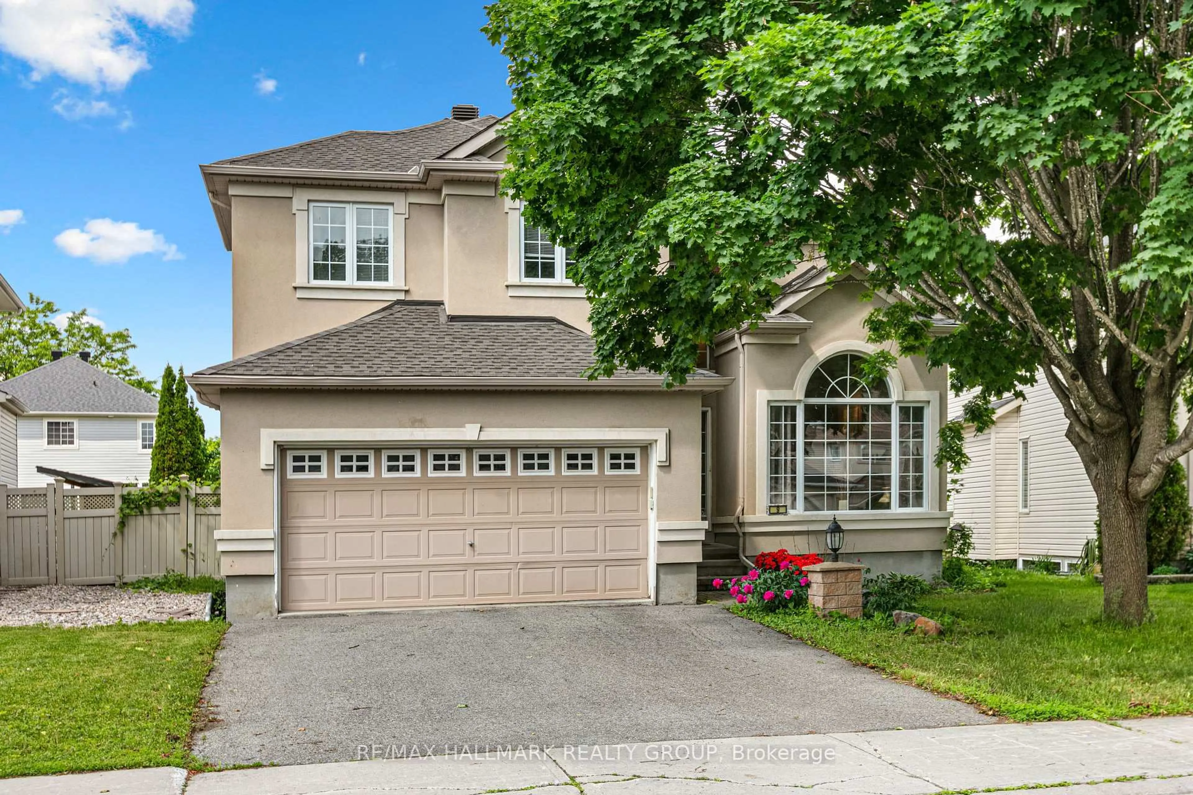 Home with vinyl exterior material, street for 9 Blackshire Circ, Ottawa Ontario K2J 5L8