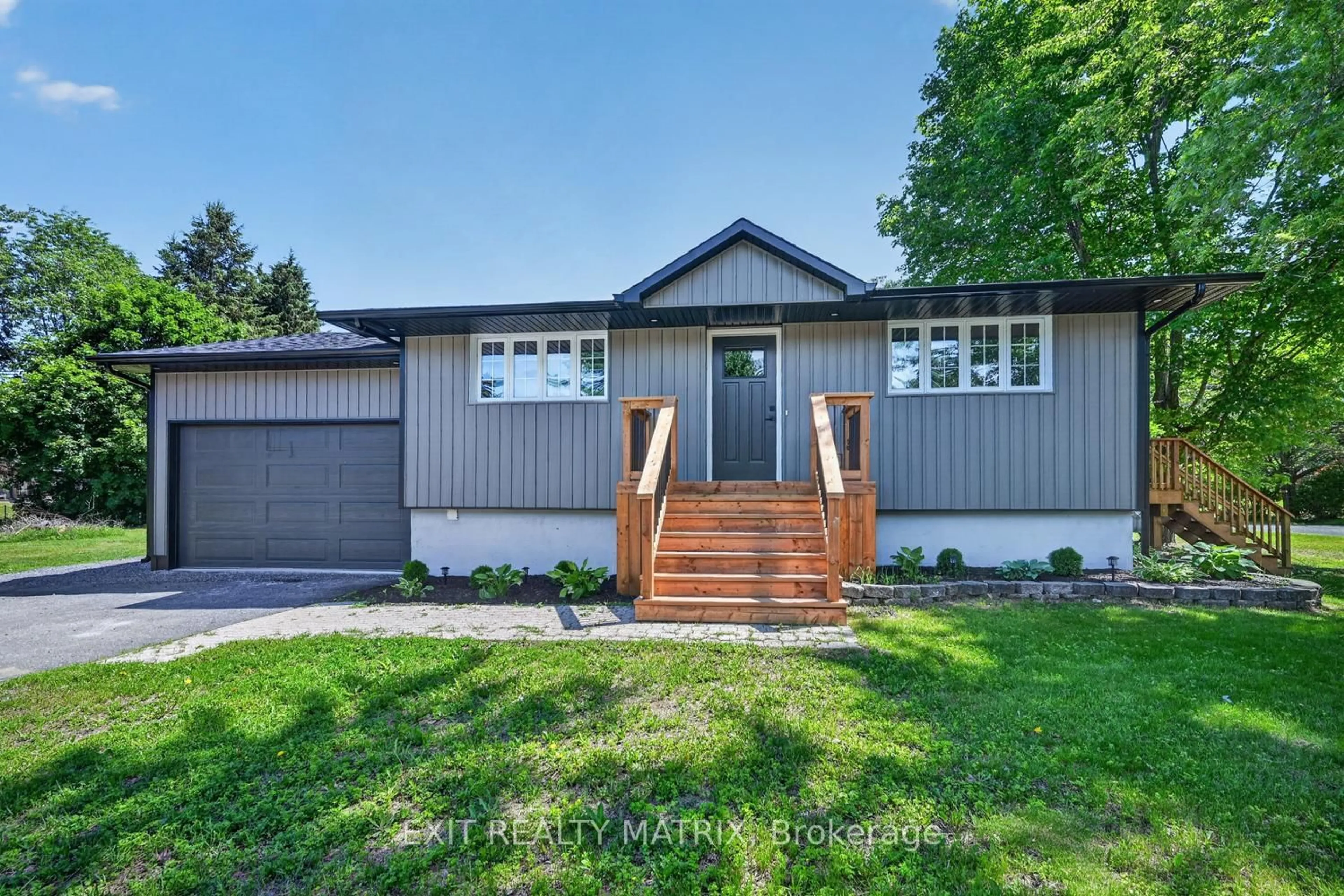 Home with vinyl exterior material, street for 3297 Wayne St, Osgoode Ontario K0A 2W0
