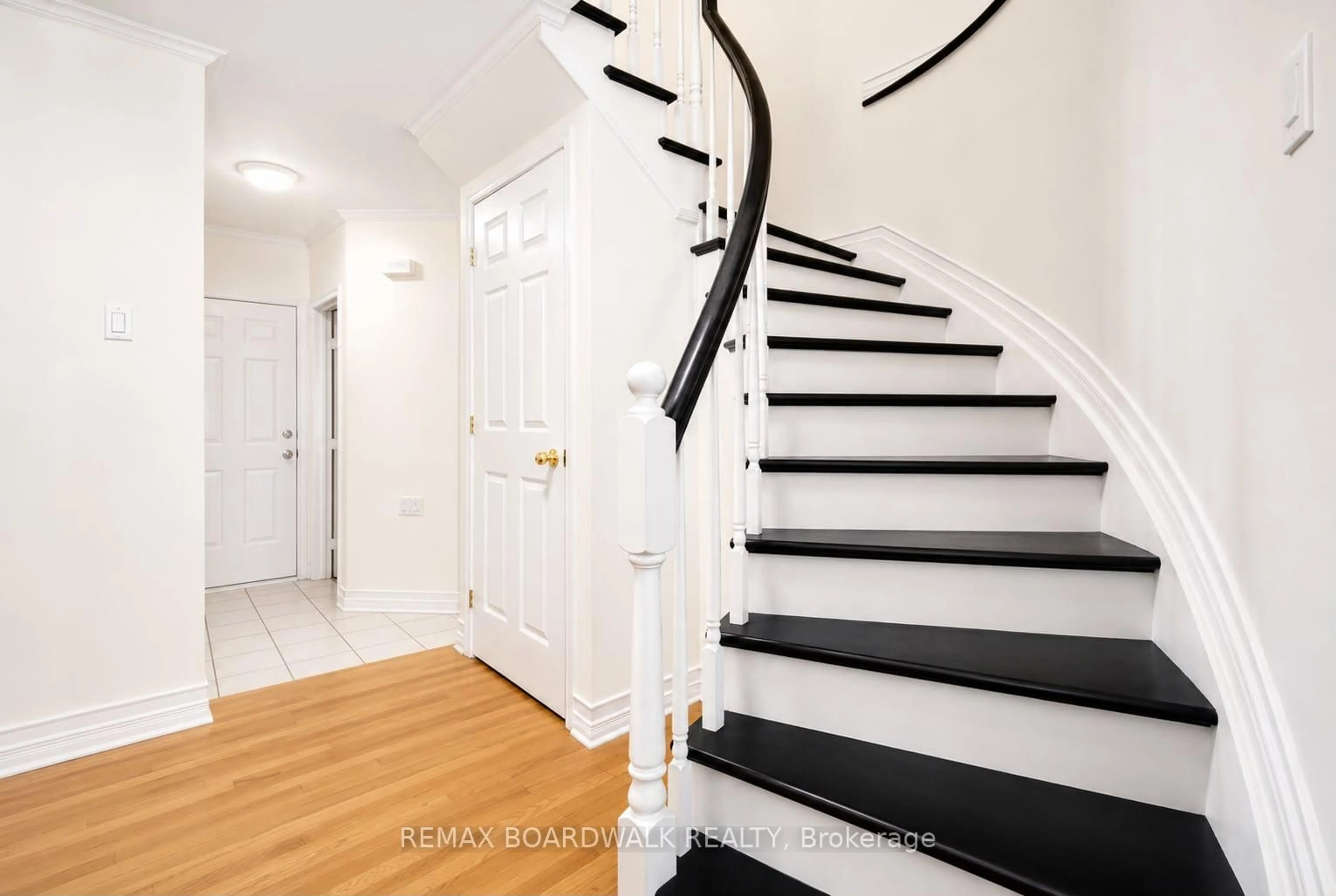 Stairs for 42 College Circ, Ottawa Ontario K1K 4R8