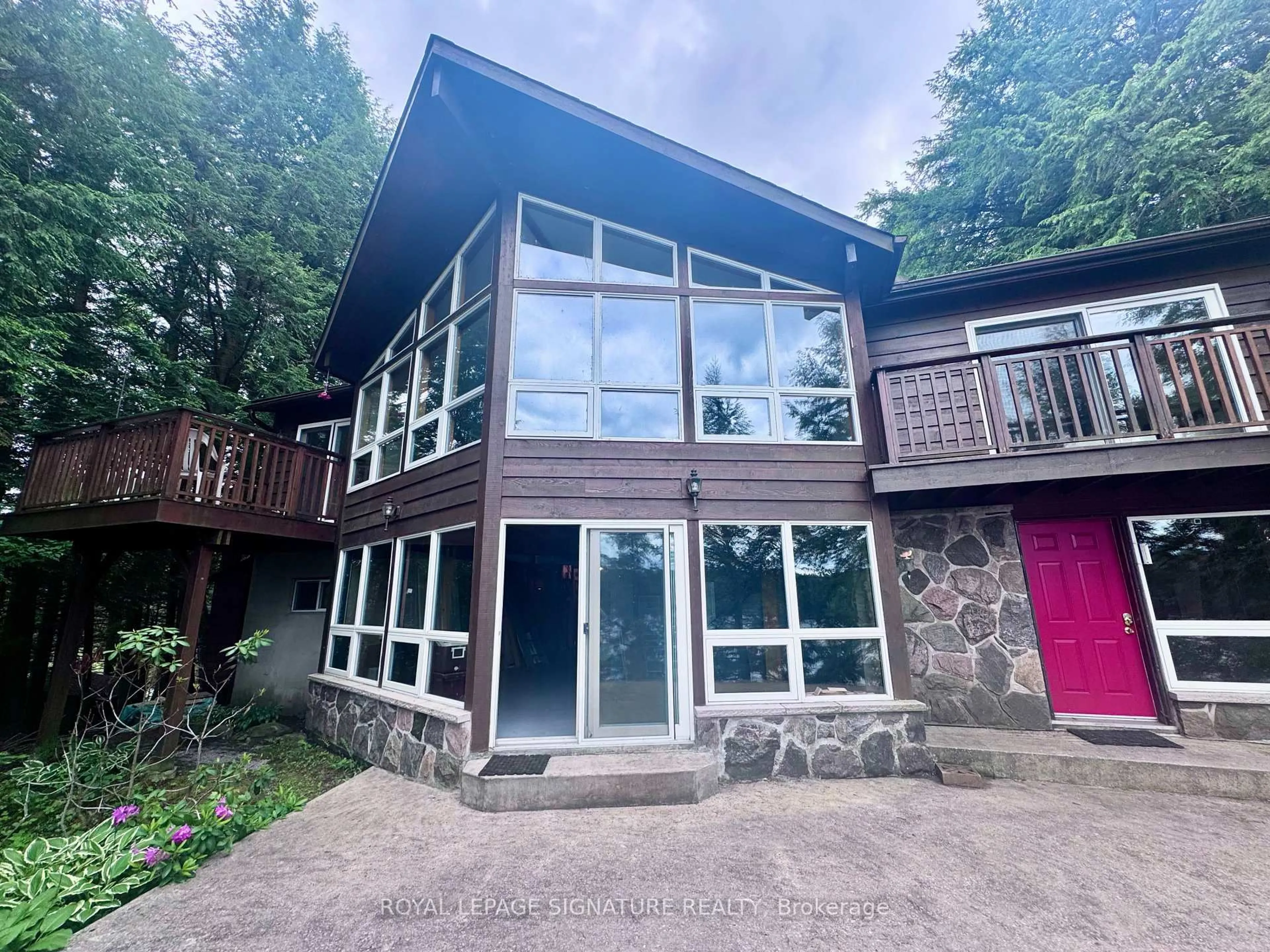 A pic from outside/outdoor area/front of a property/back of a property/a pic from drone, unknown for 1295 Beaverdam Tr, Minden Hills Ontario K0M 2K0