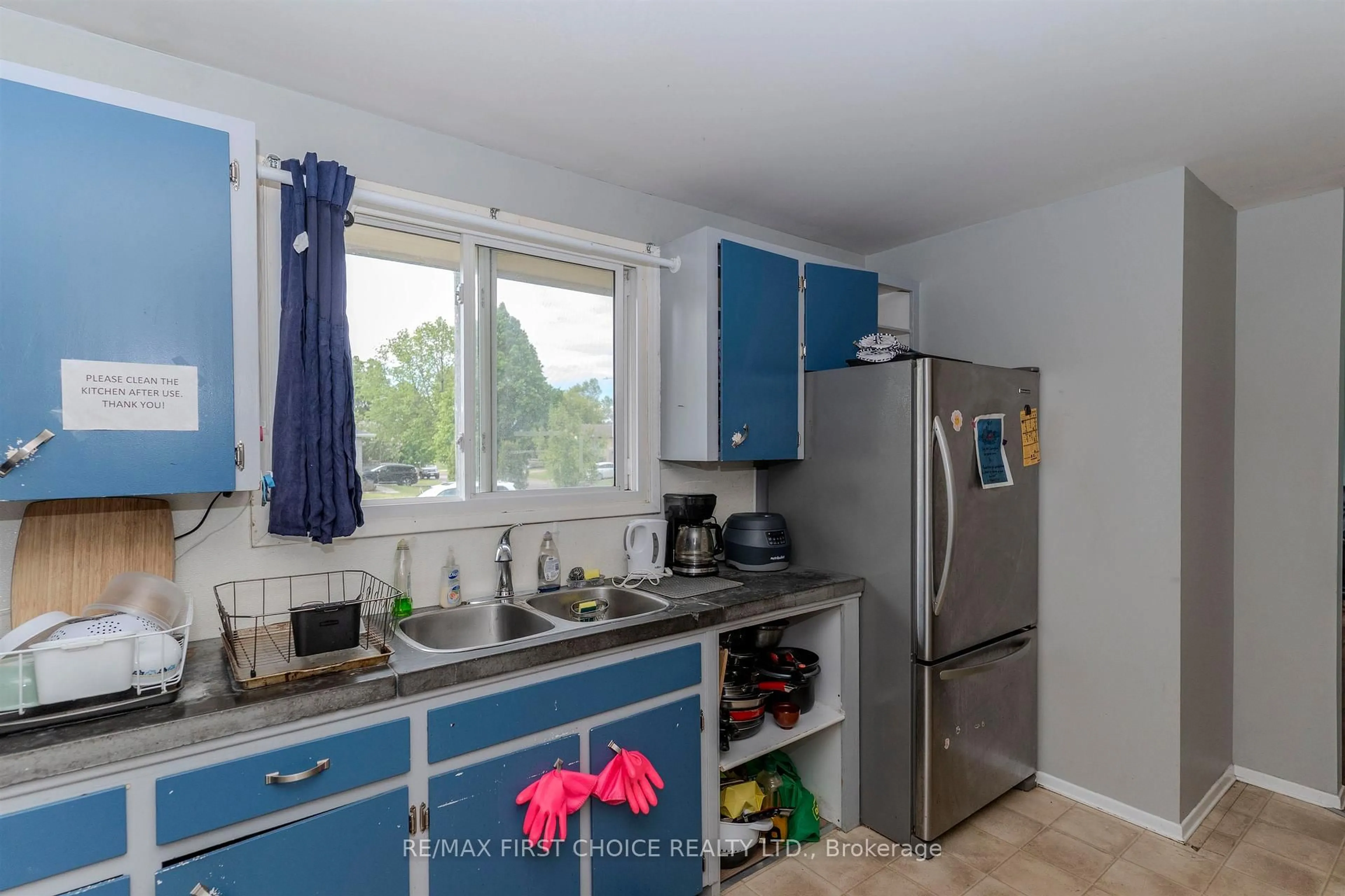 Standard kitchen, unknown for 157 Newberry Cres, Thunder Bay Ontario P7C 2E4