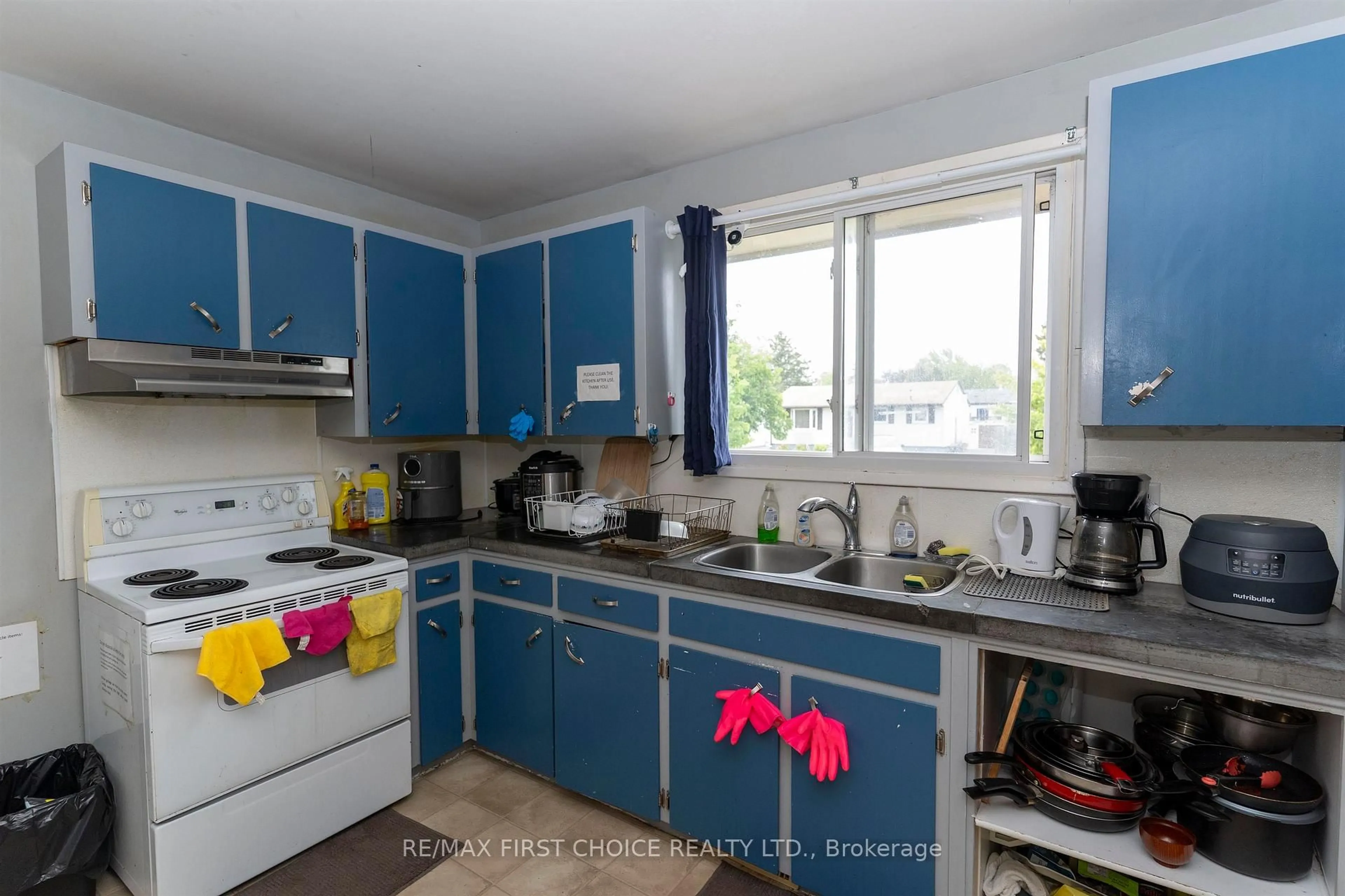 Standard kitchen, unknown for 157 Newberry Cres, Thunder Bay Ontario P7C 2E4