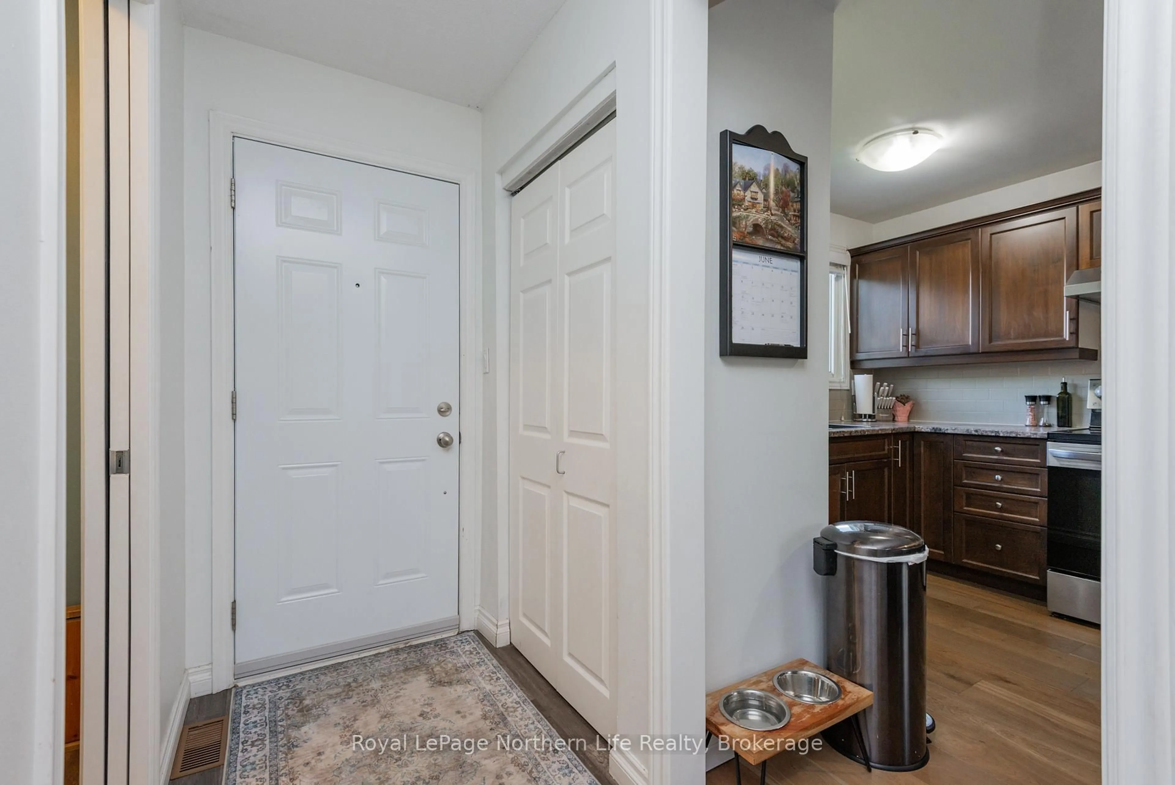 Indoor entryway for 328 Wickstead Ave #1, North Bay Ontario P1A 3L8