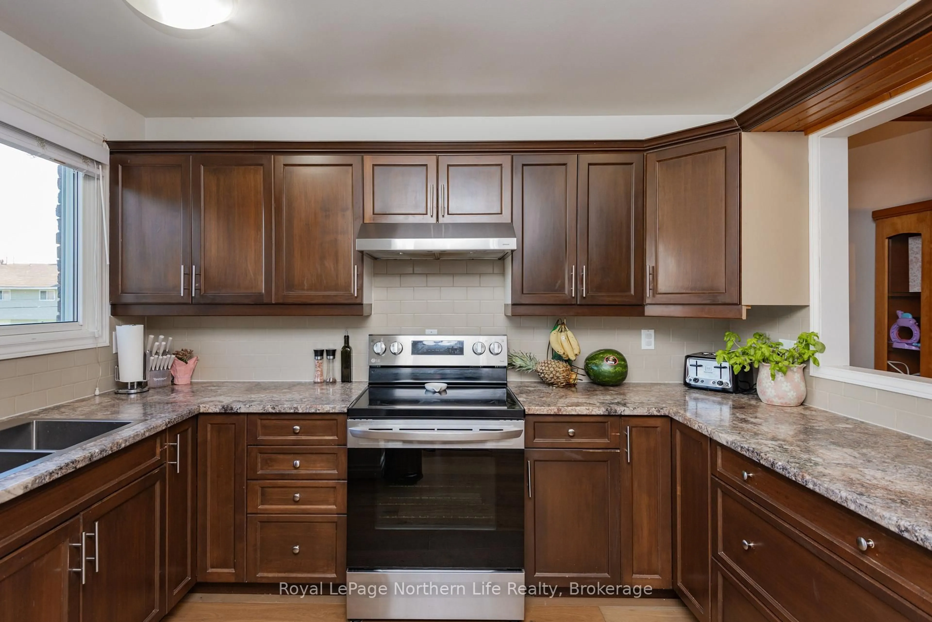 Standard kitchen, unknown for 328 Wickstead Ave #1, North Bay Ontario P1A 3L8