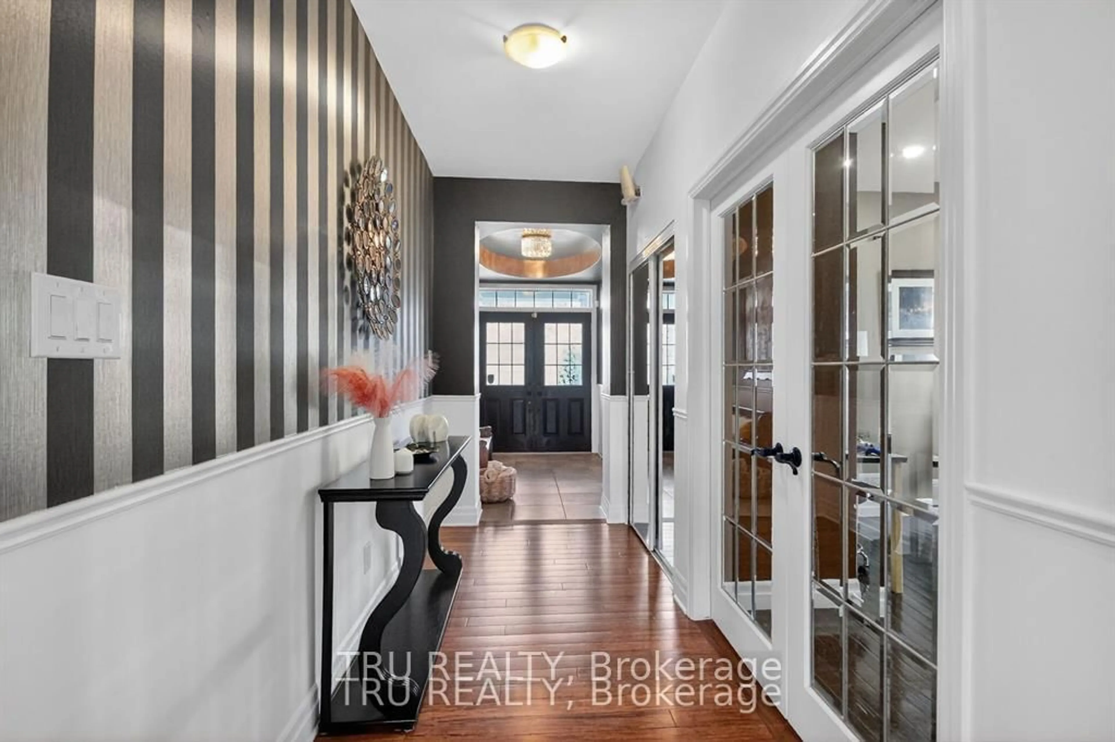 Indoor entryway for 380 Blackleaf Dr, Ottawa Ontario K2J 5S5