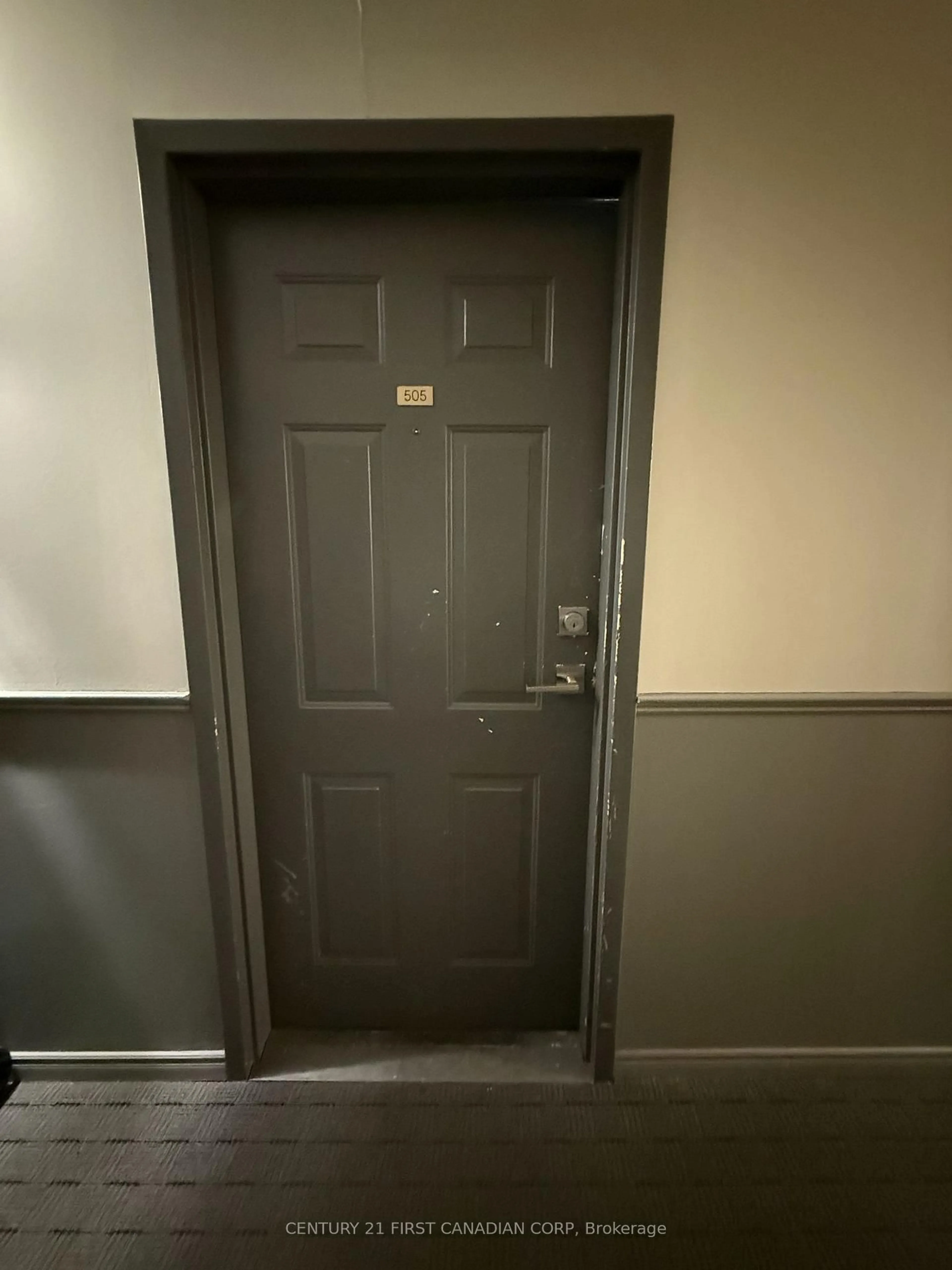Unknown for 30 Chapman Crt #505, London North Ontario N6G 4Y4
