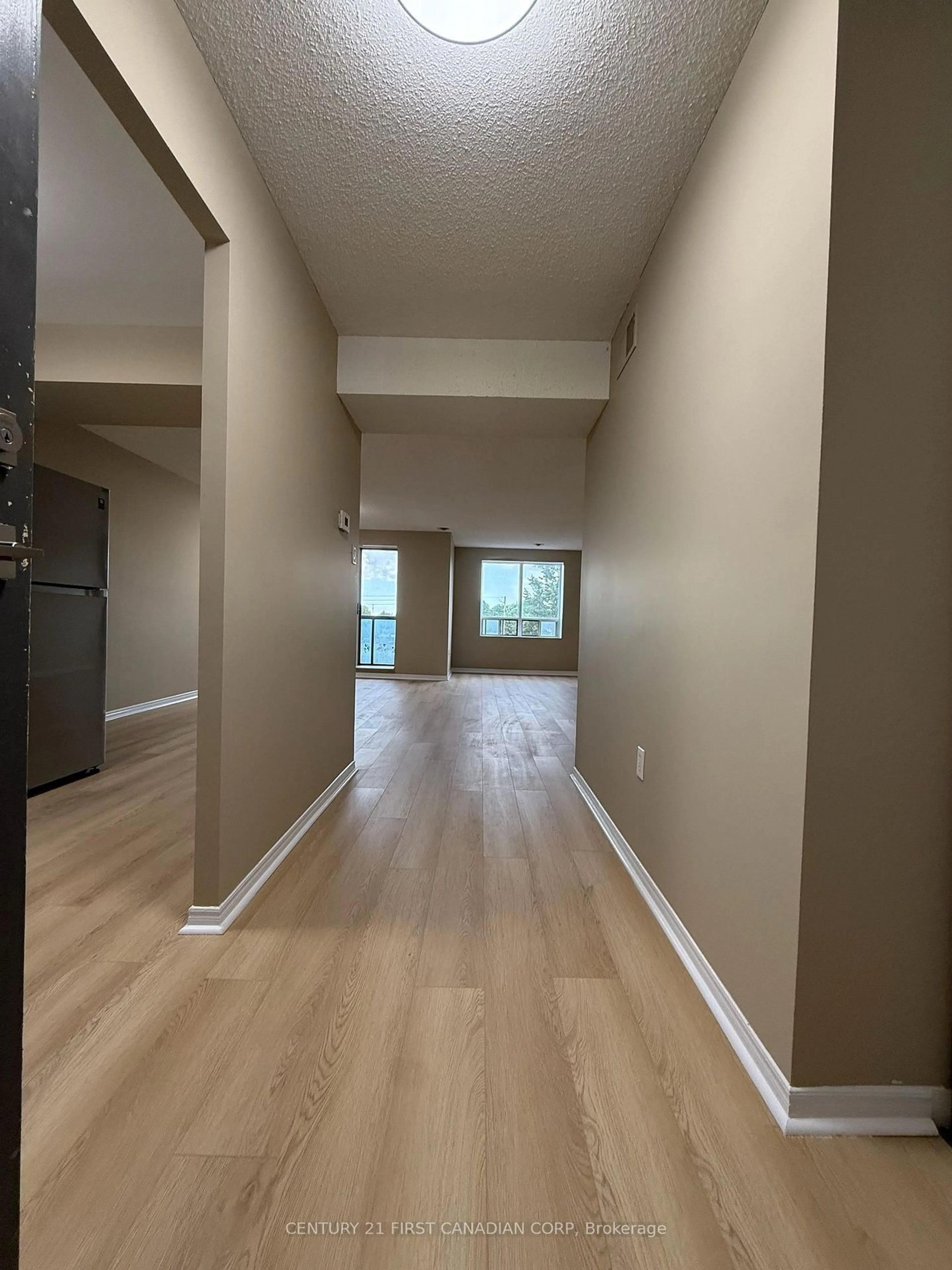 A pic of a room for 30 Chapman Crt #505, London North Ontario N6G 4Y4