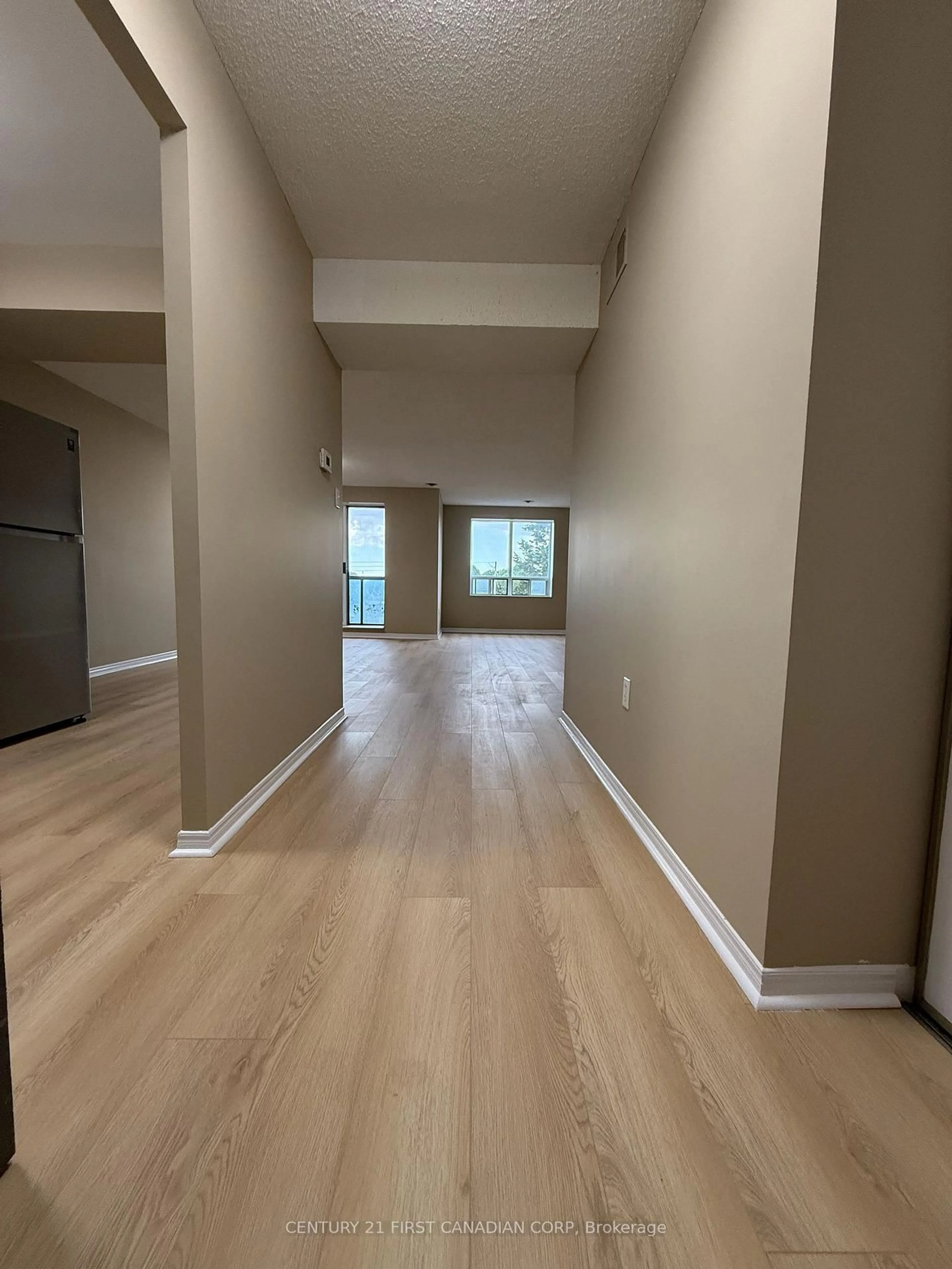 A pic of a room for 30 Chapman Crt #505, London North Ontario N6G 4Y4
