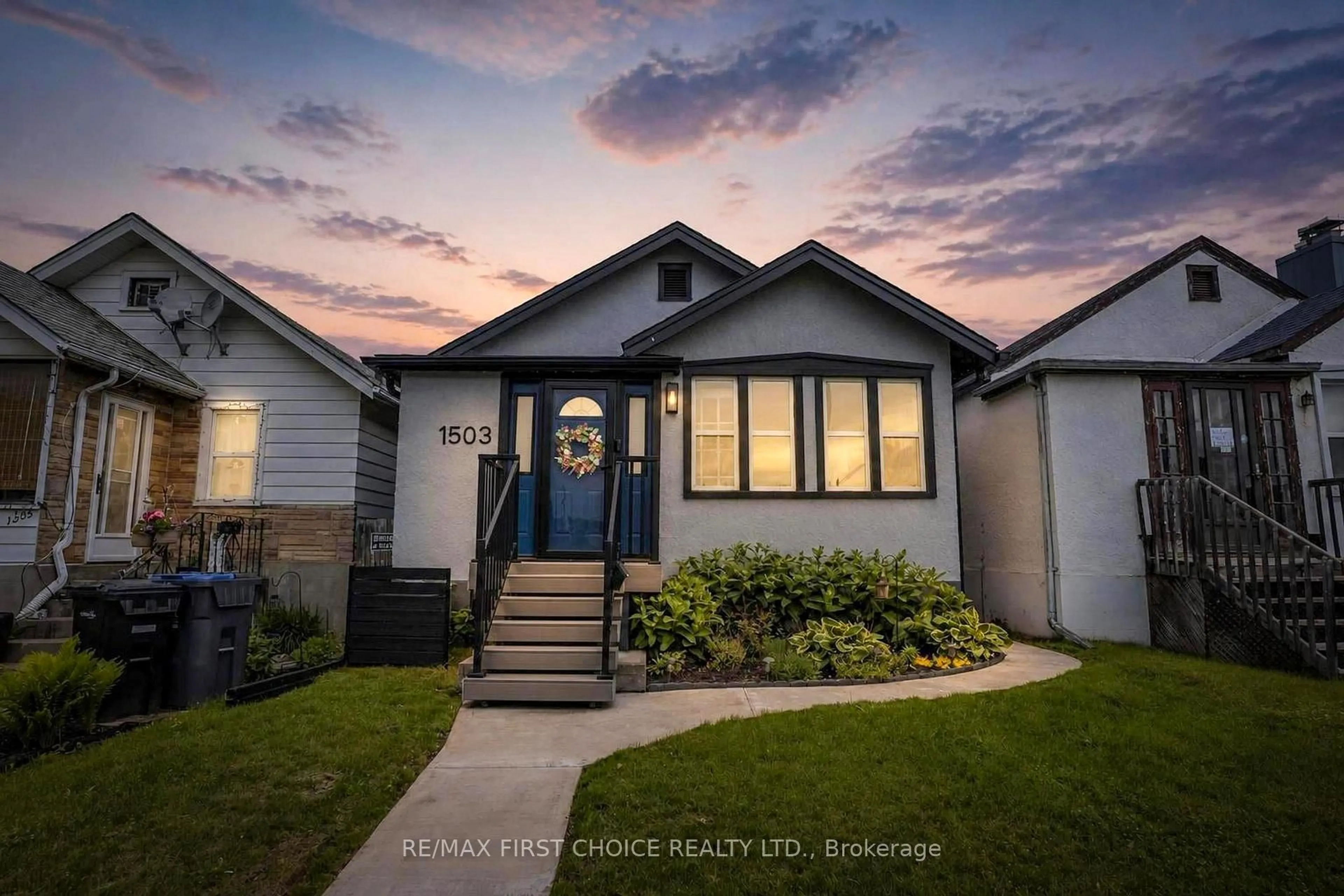 Home with vinyl exterior material, street for 1503 Walsh St, Thunder Bay Ontario P7E 4V6