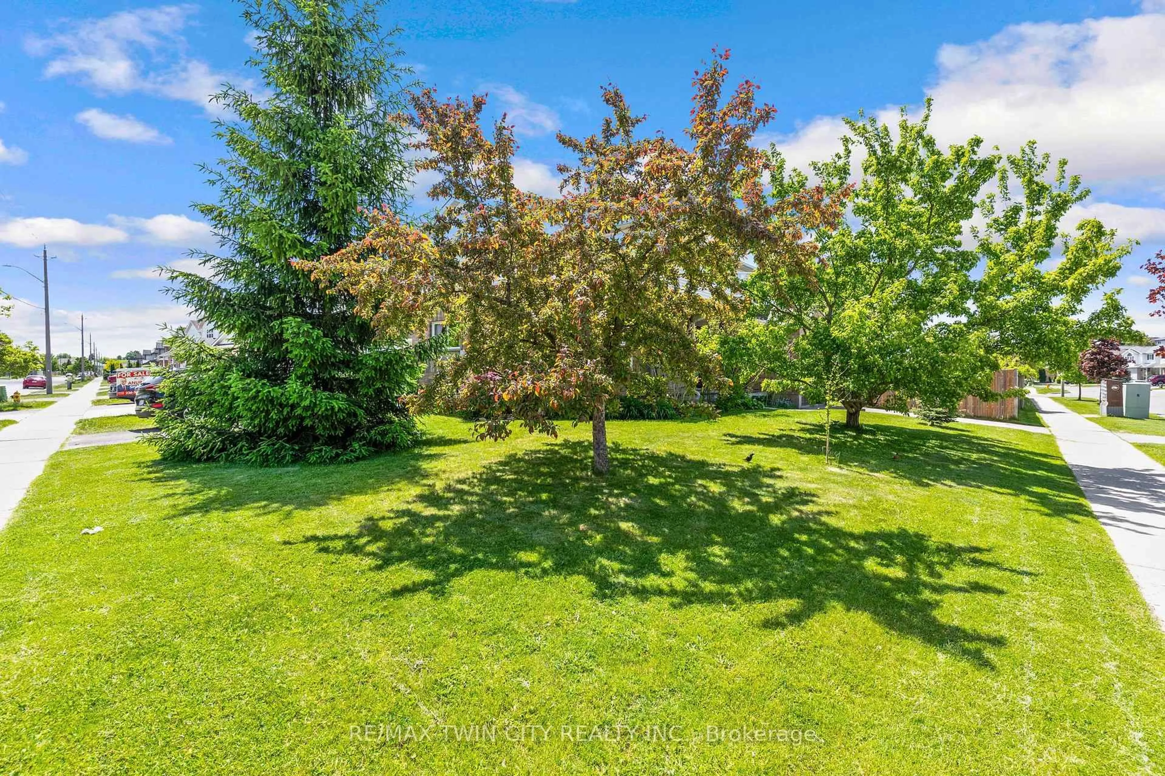 A pic from outside/outdoor area/front of a property/back of a property/a pic from drone, forest/trees view for 249 Wilderness Dr, Kitchener Ontario N2E 3R4