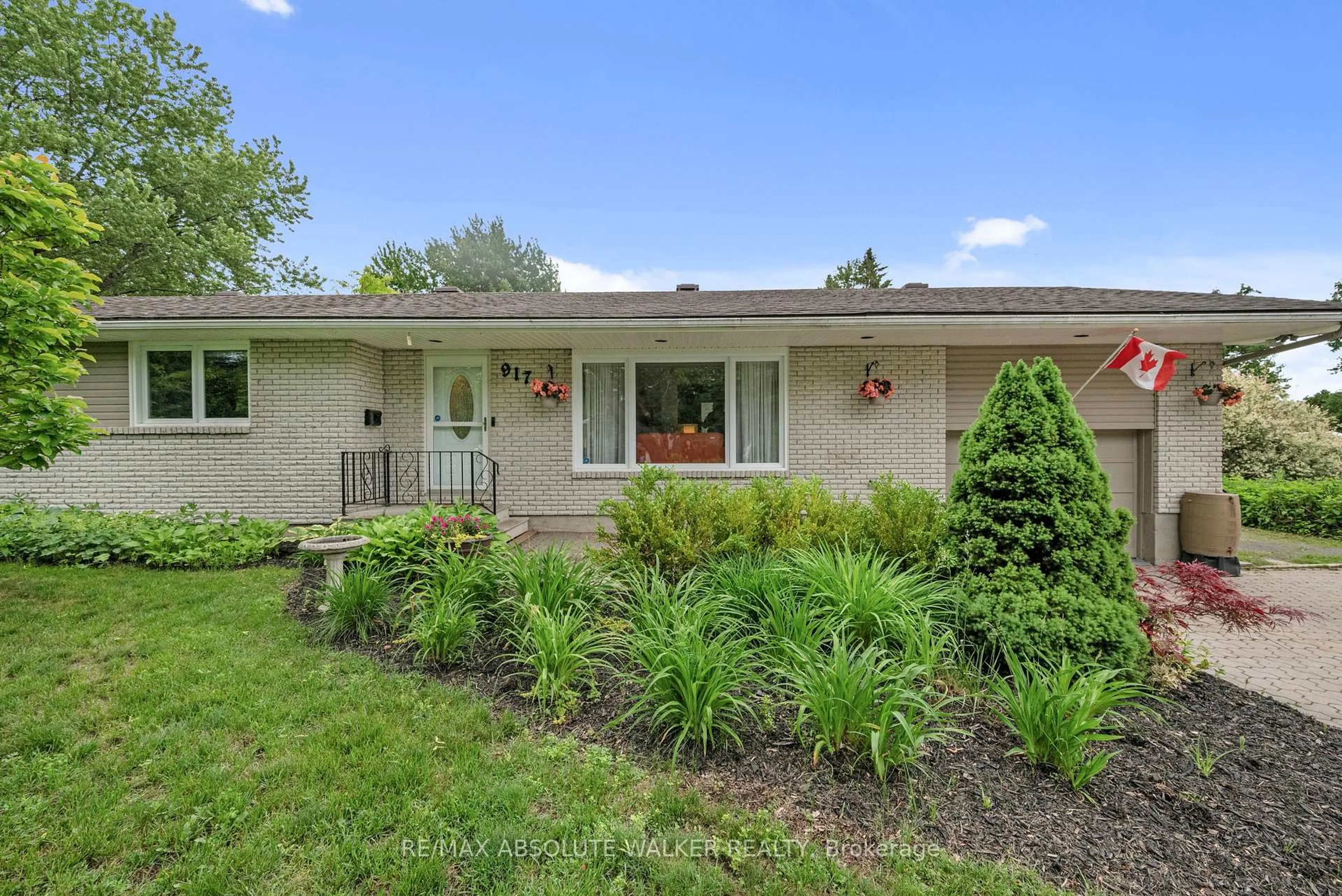 Unknown for 917 Meteor Ave, Orleans Ontario K4B 1N9