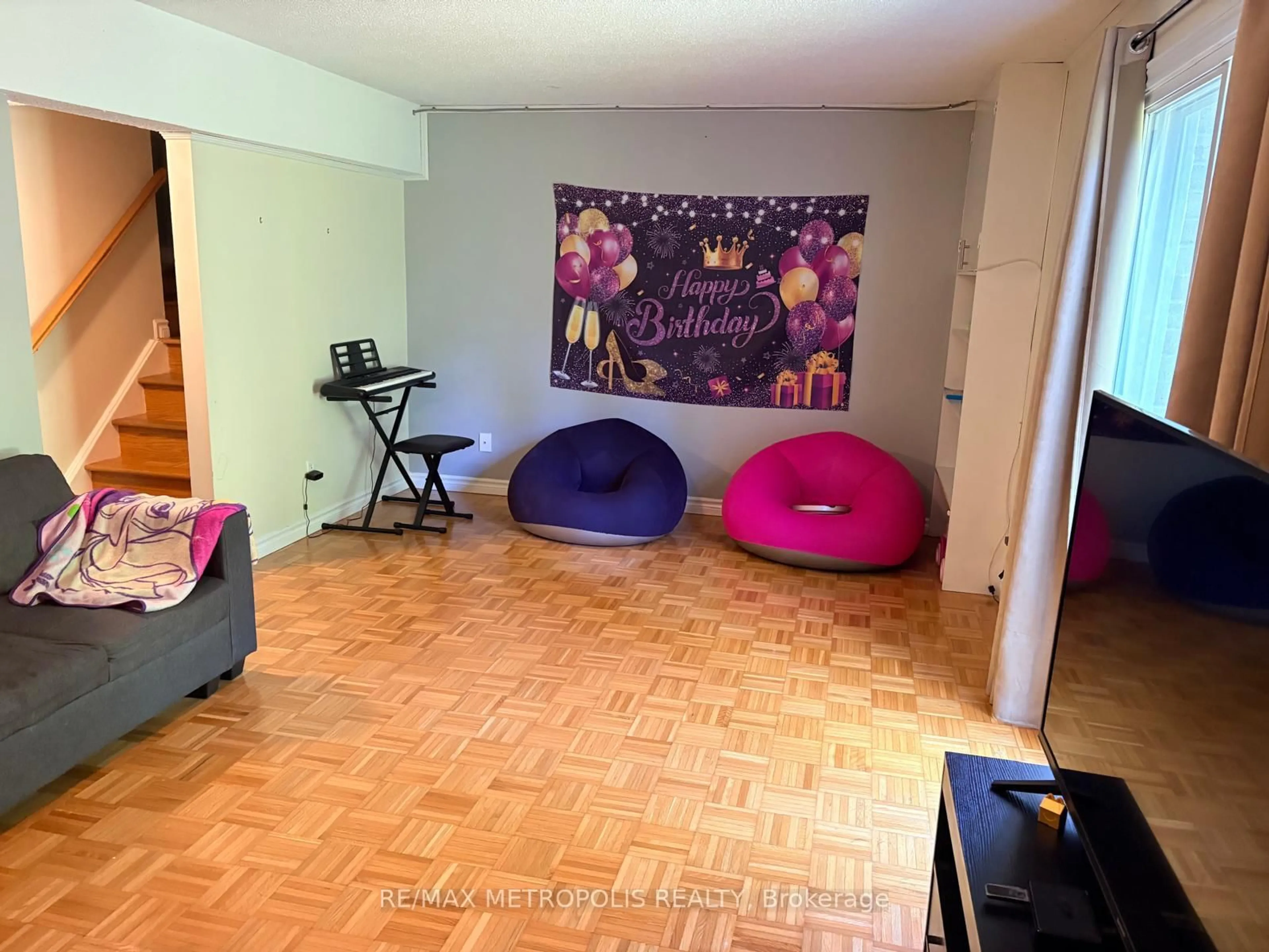 A pic of a room for 30 Clarendon Cres #21, London South Ontario N6C 5Y1