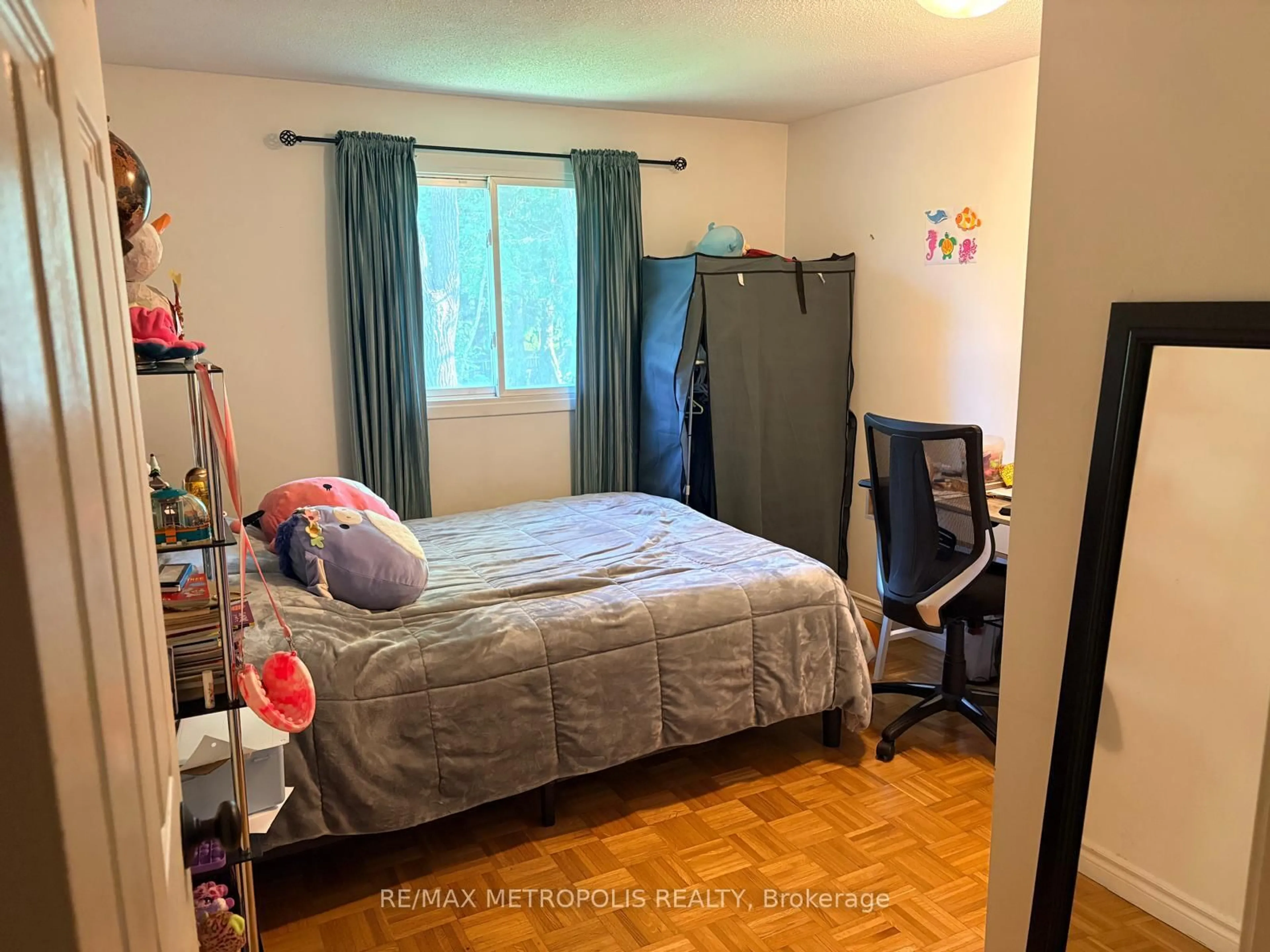 A pic of a room for 30 Clarendon Cres #21, London South Ontario N6C 5Y1