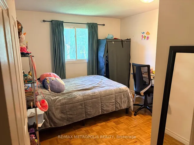 30 Clarendon Cres #21, London South 3