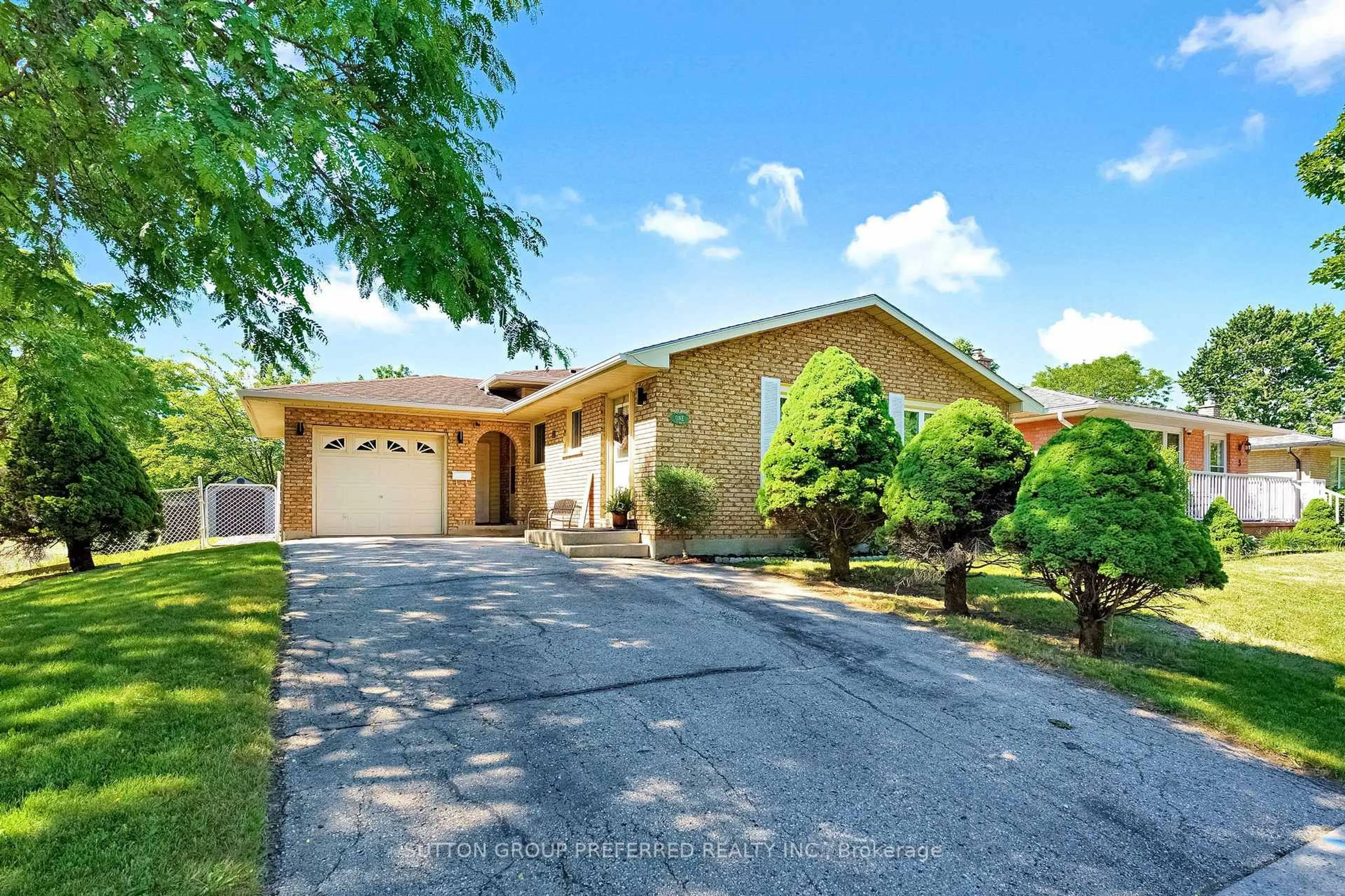 Unknown for 1 Ponderosa Cres, London South Ontario N6E 2L4