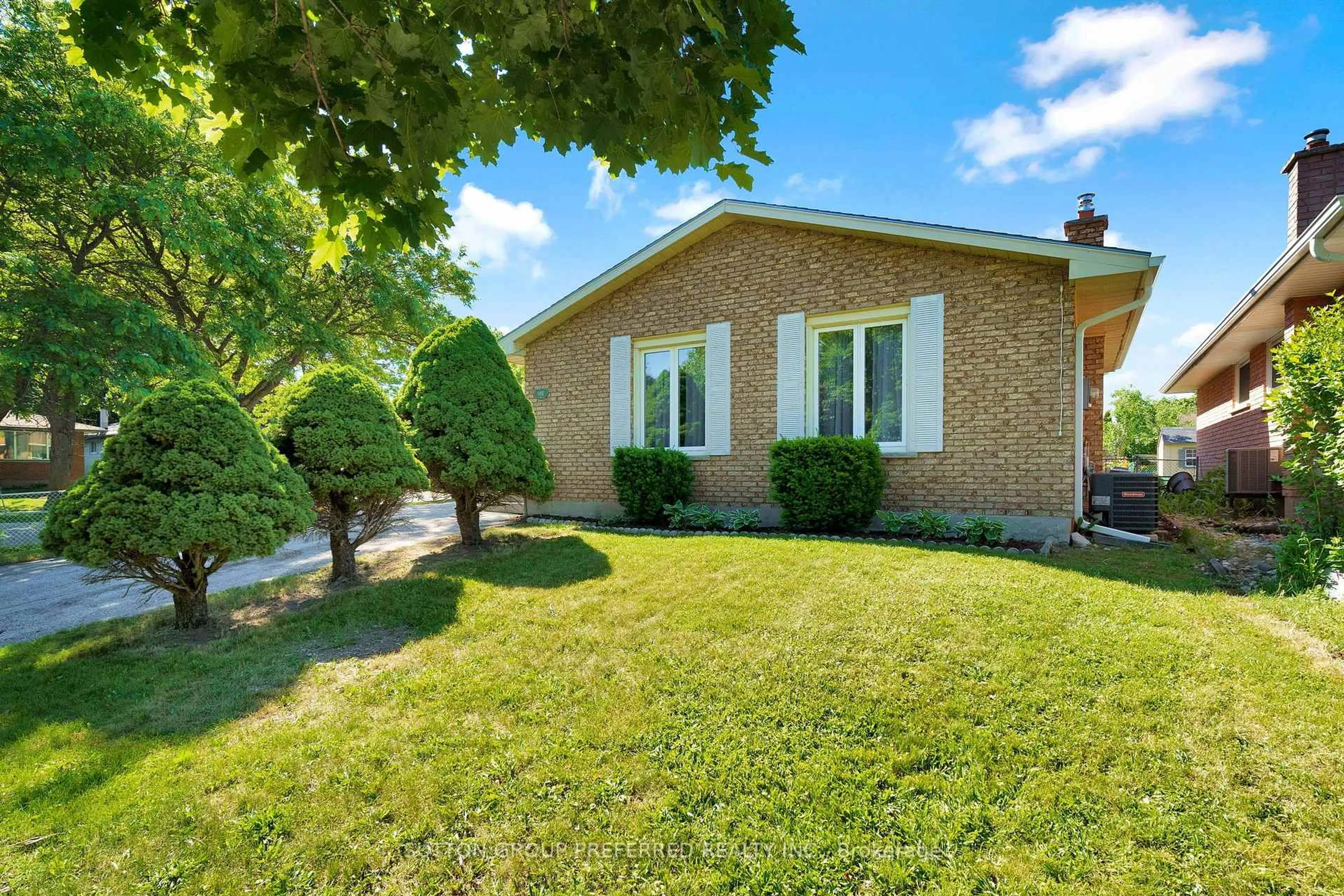 Unknown for 1 Ponderosa Cres, London South Ontario N6E 2L4