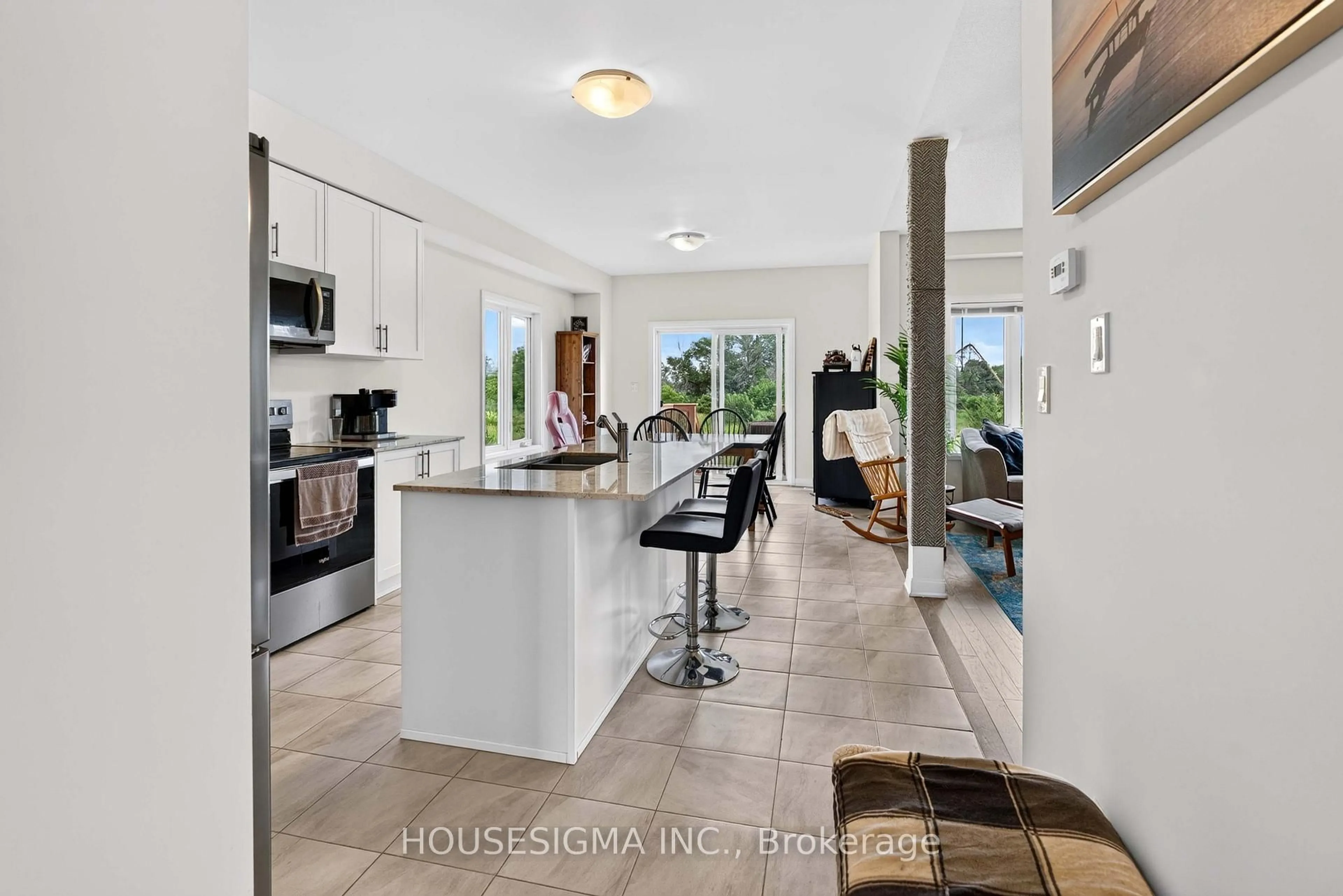 Open concept kitchen, ceramic/tile floor for 32 Oakmont Dr, Loyalist Ontario K7P 0H7