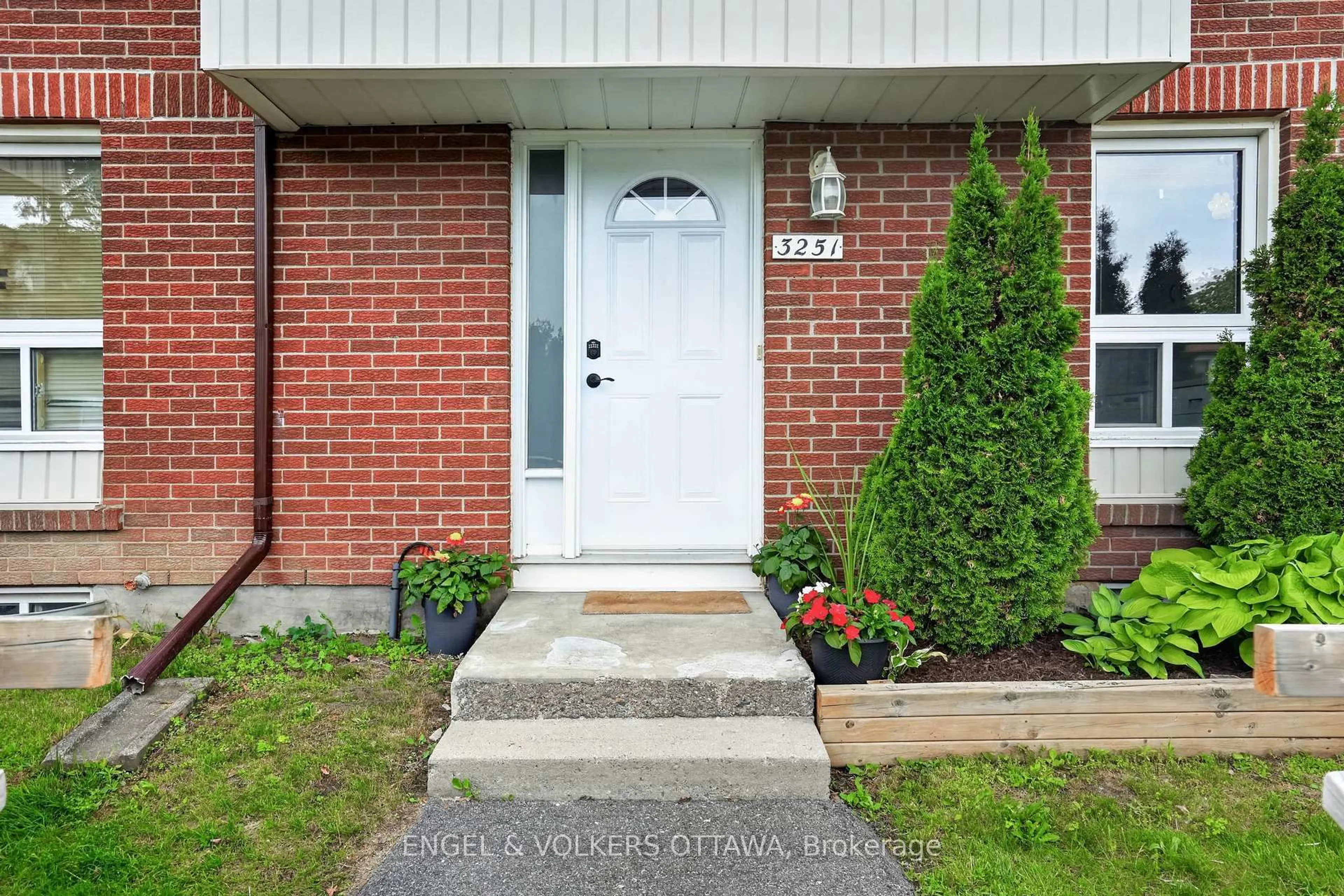 Home with brick exterior material, street for 3251 Bannon Way #46, Ottawa Ontario K1T 1T2