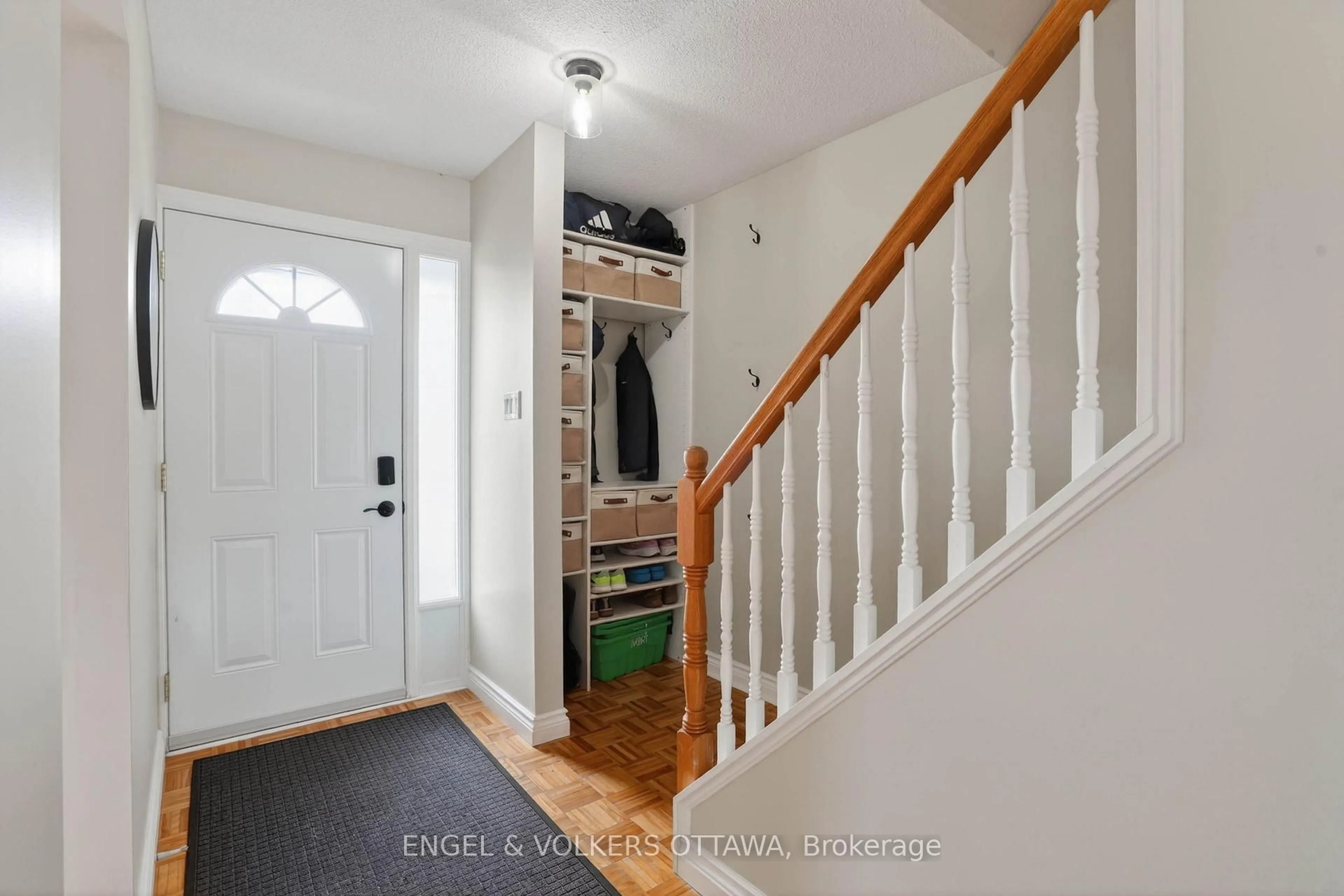 Indoor entryway for 3251 Bannon Way #46, Ottawa Ontario K1T 1T2