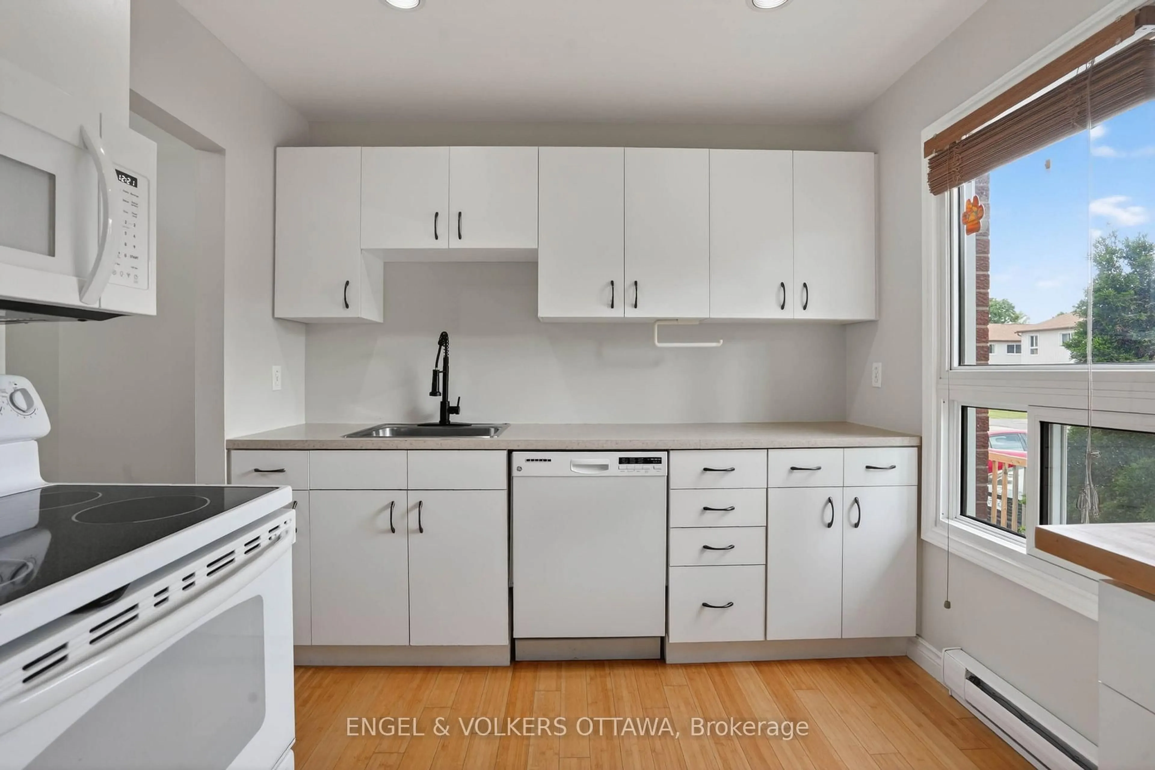 Standard kitchen, unknown for 3251 Bannon Way #46, Ottawa Ontario K1T 1T2
