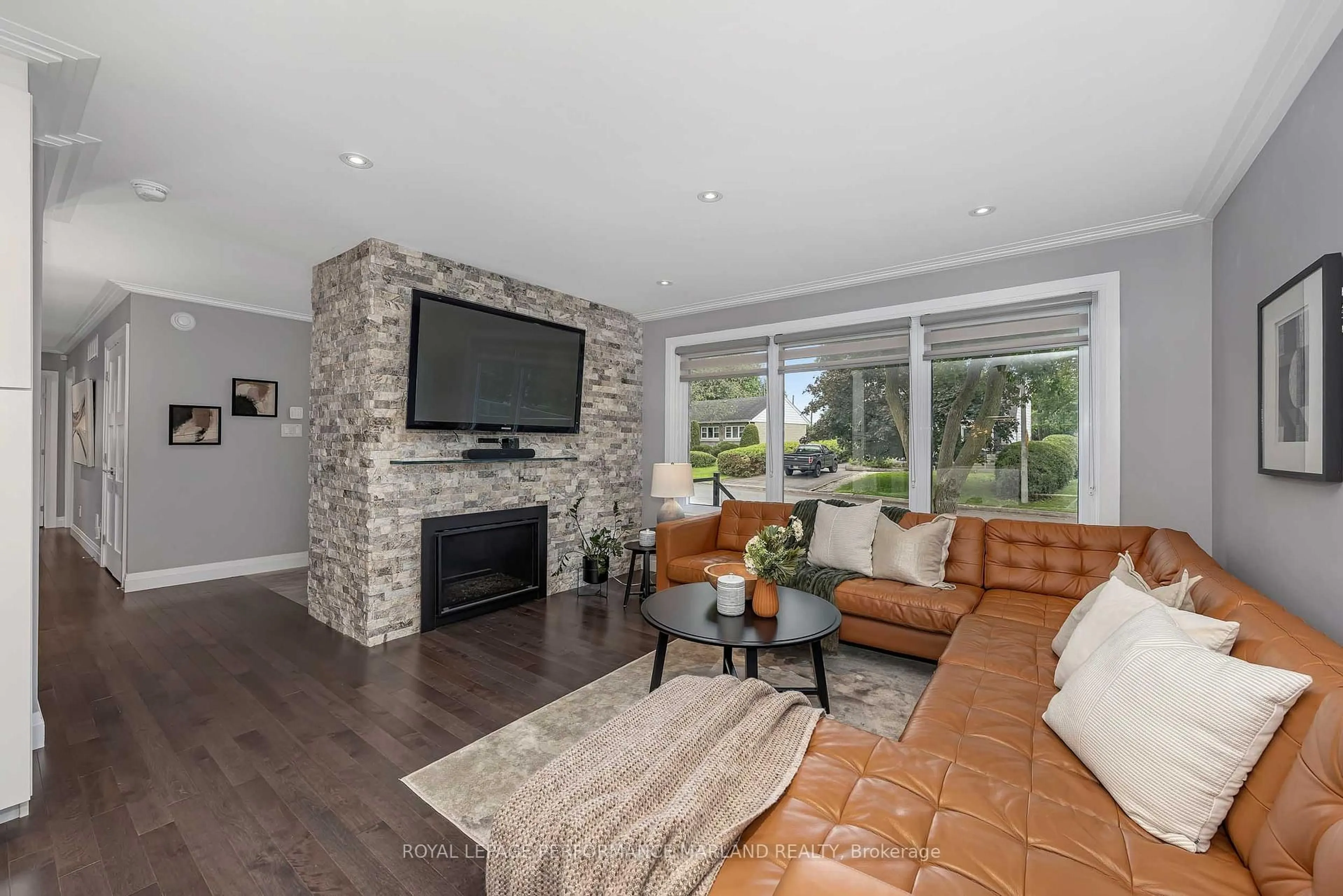 Living room with furniture, unknown for 1581 Dorion Ave, Ottawa Ontario K1G 0J7
