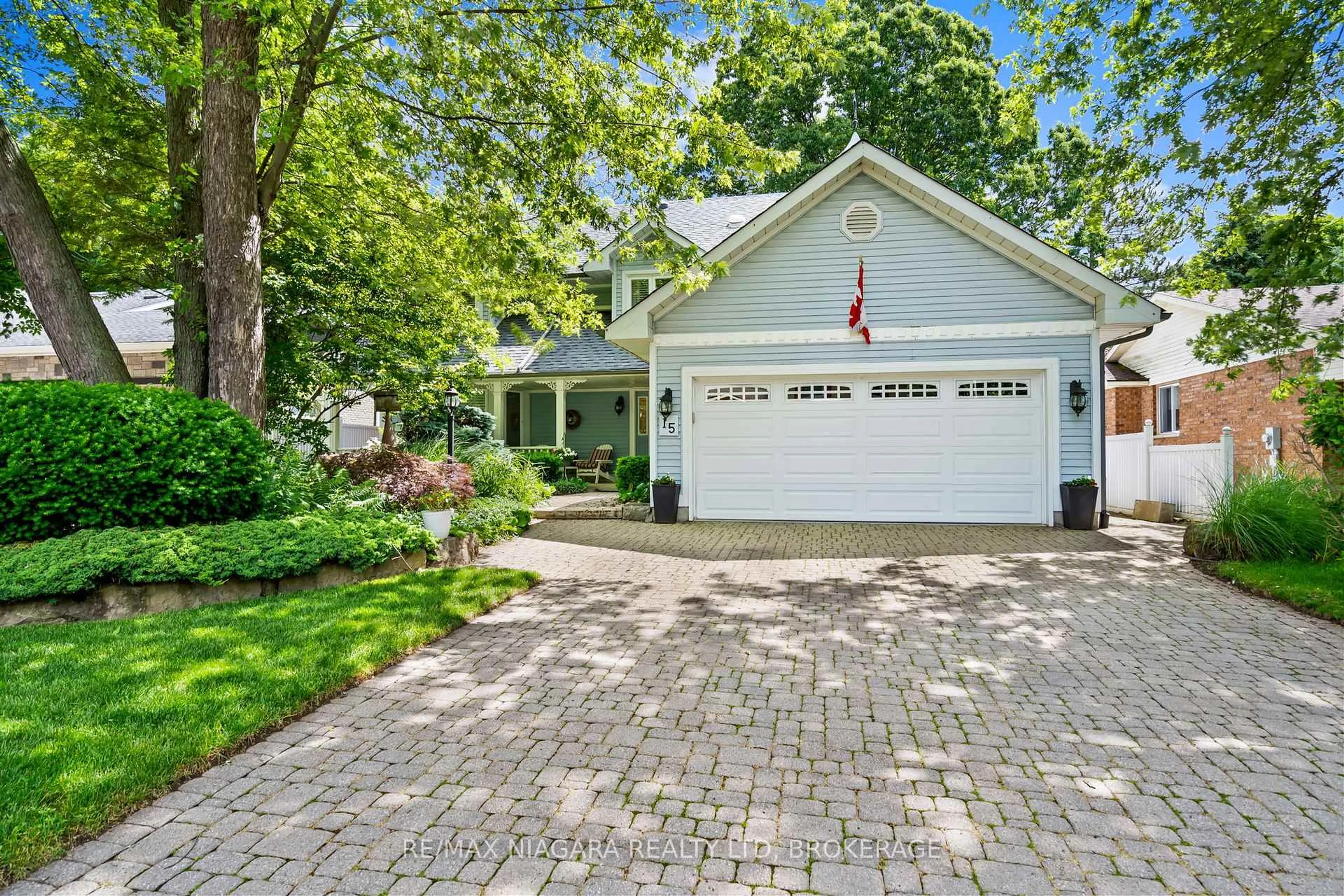 Unknown for 15 Deerpark Cres, Pelham Ontario L3E 0E6