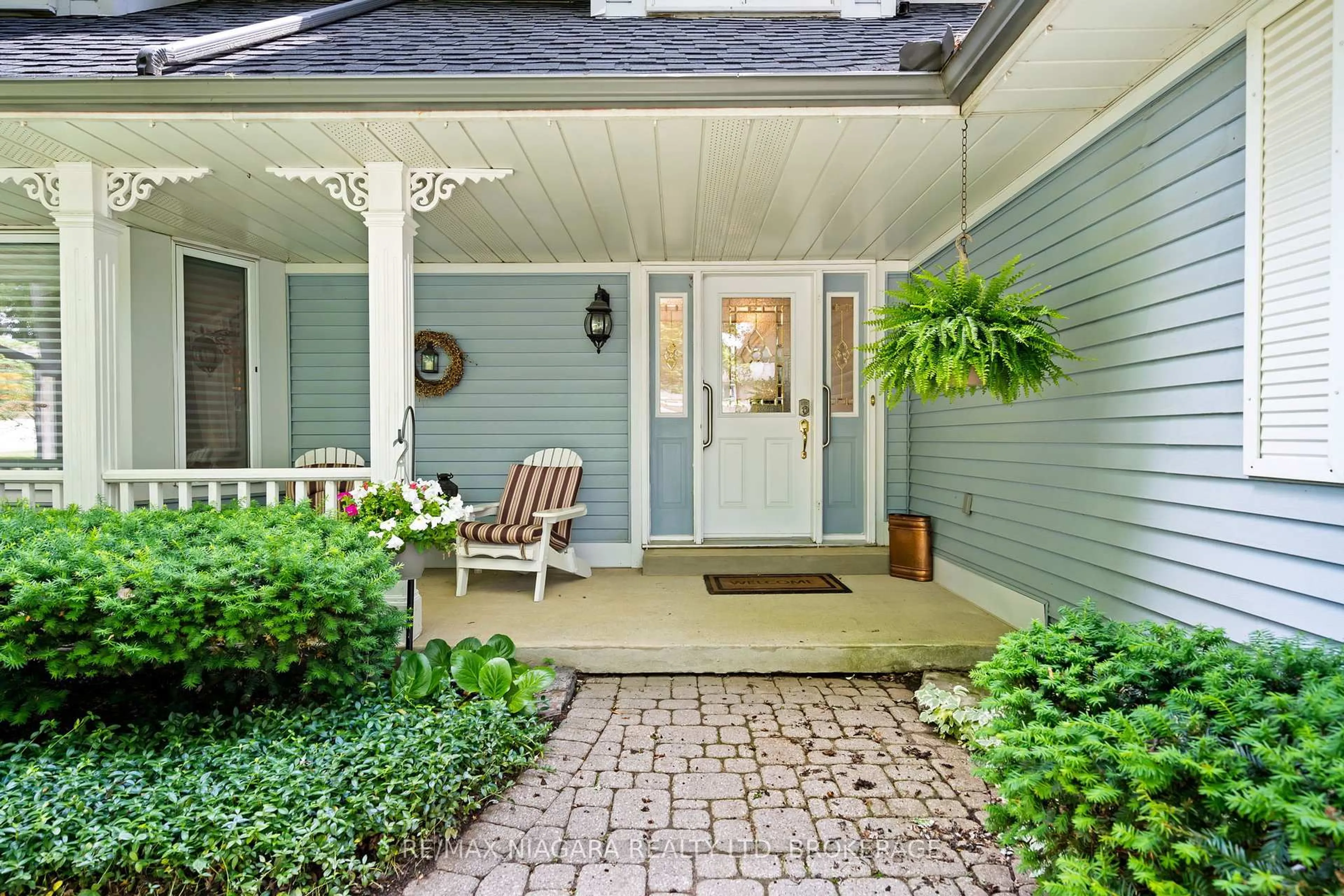 Unknown for 15 Deerpark Cres, Pelham Ontario L3E 0E6