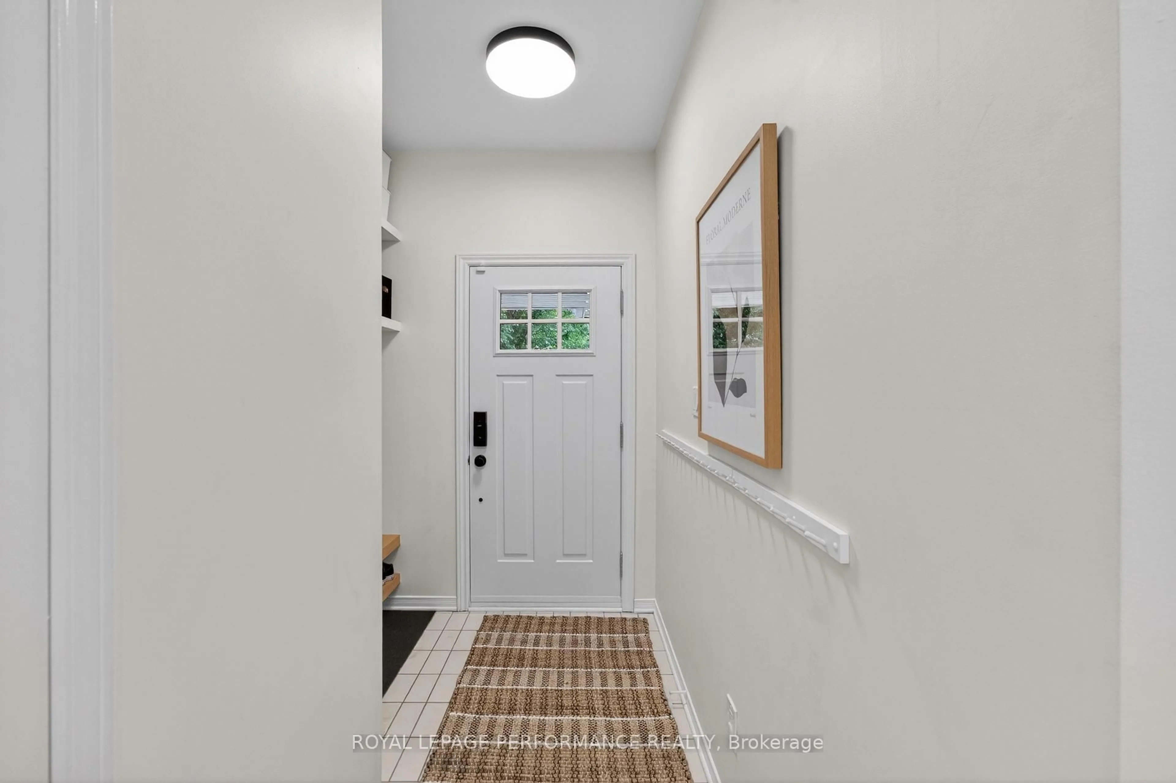 Indoor entryway for 503 Edison Ave, Ottawa Ontario K2A 1V3
