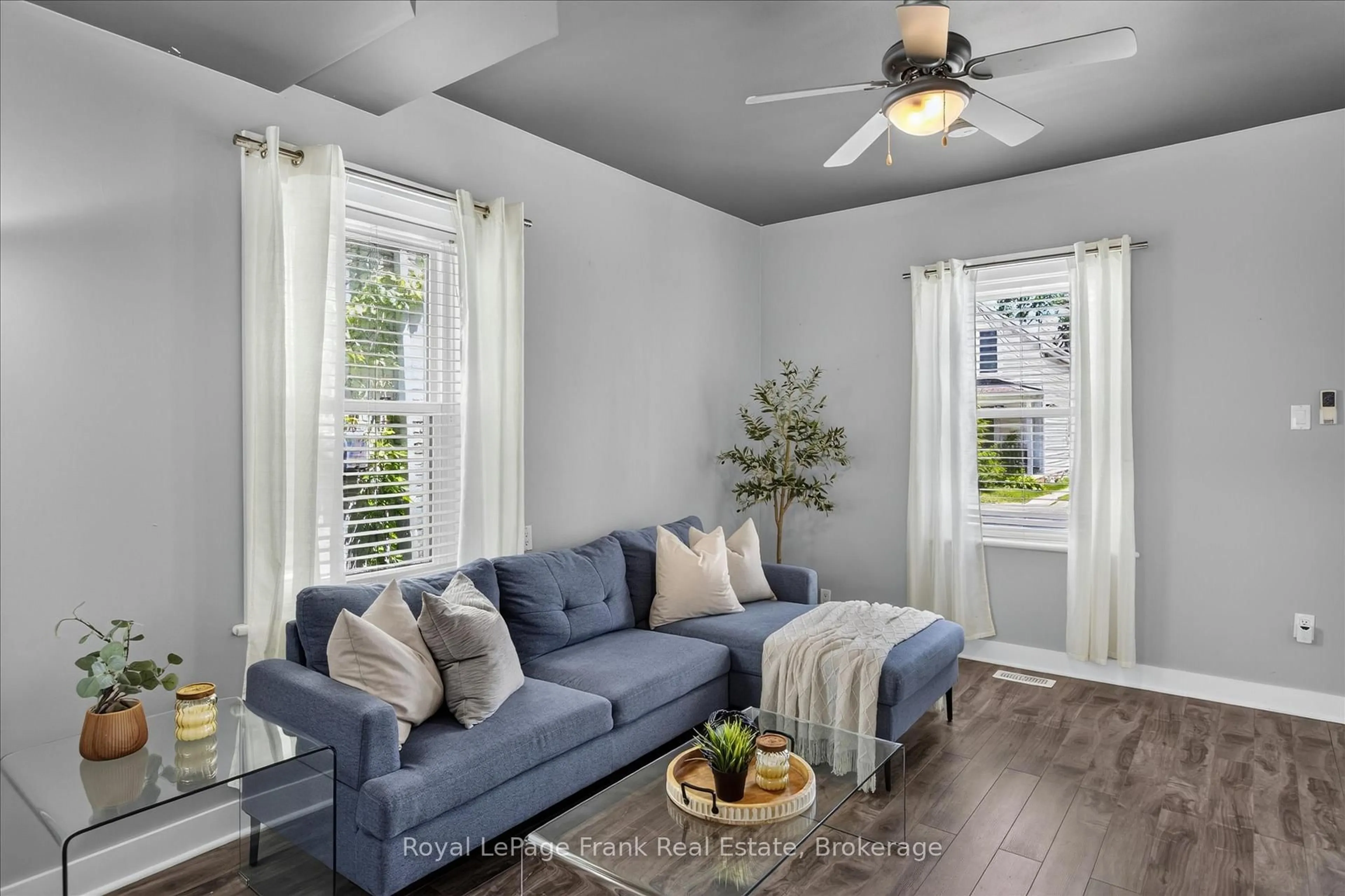 Living room with furniture, unknown for 498 Hopkins Ave, Peterborough Ontario K9H 2R8