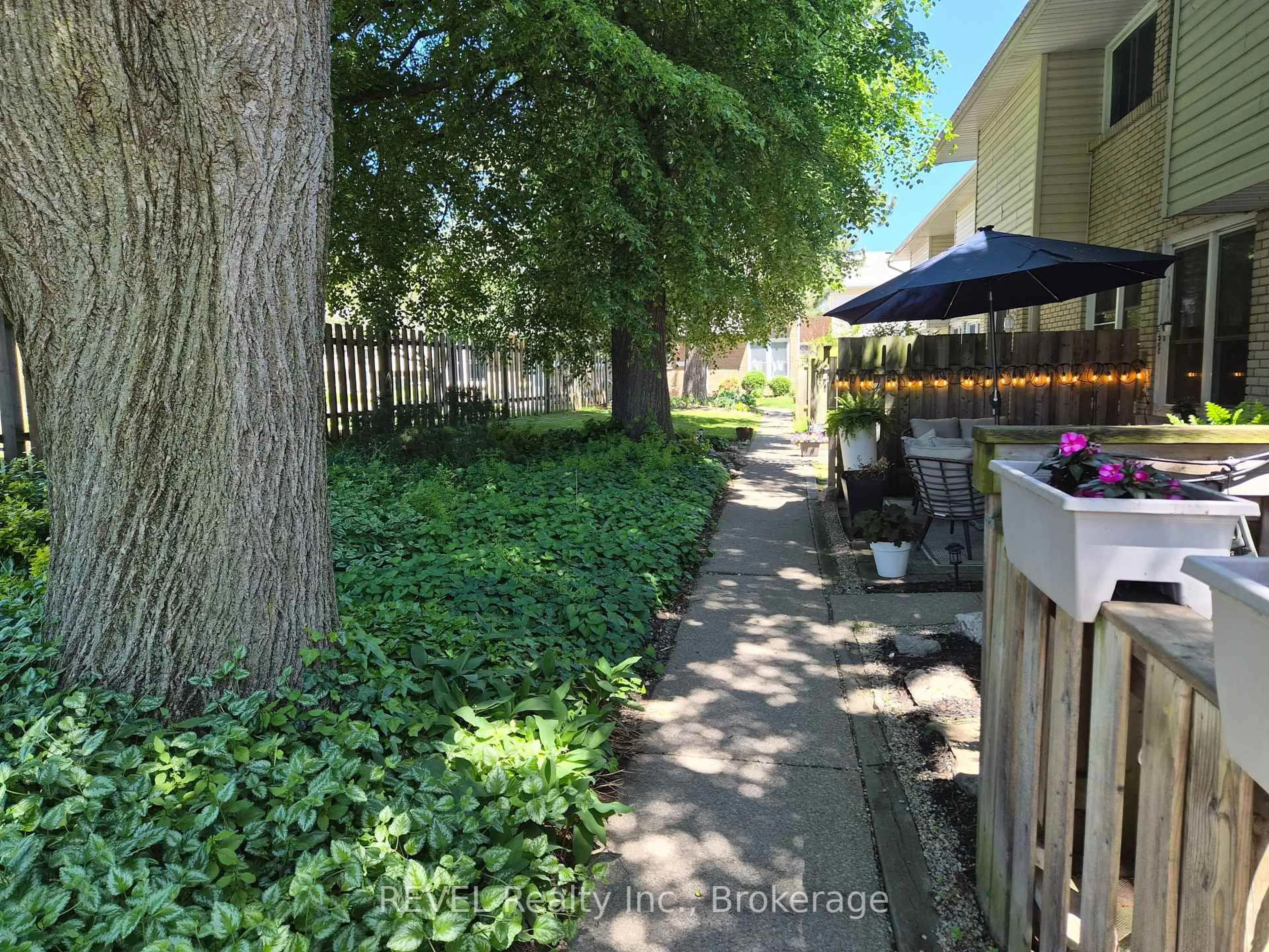Patio, street for 151 Parnell Rd #56, St. Catharines Ontario L2M 3S4