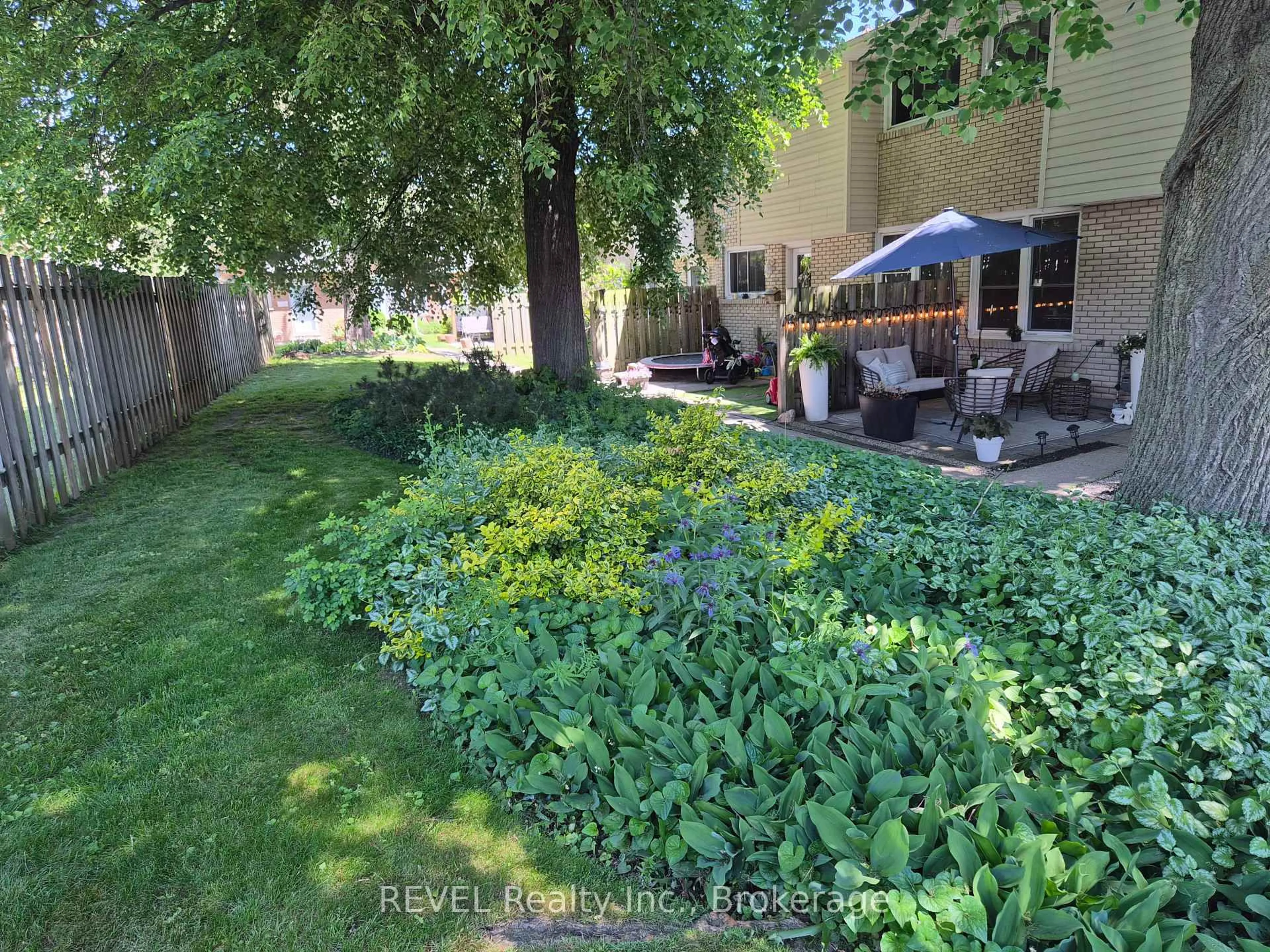 Patio, street for 151 Parnell Rd #56, St. Catharines Ontario L2M 3S4