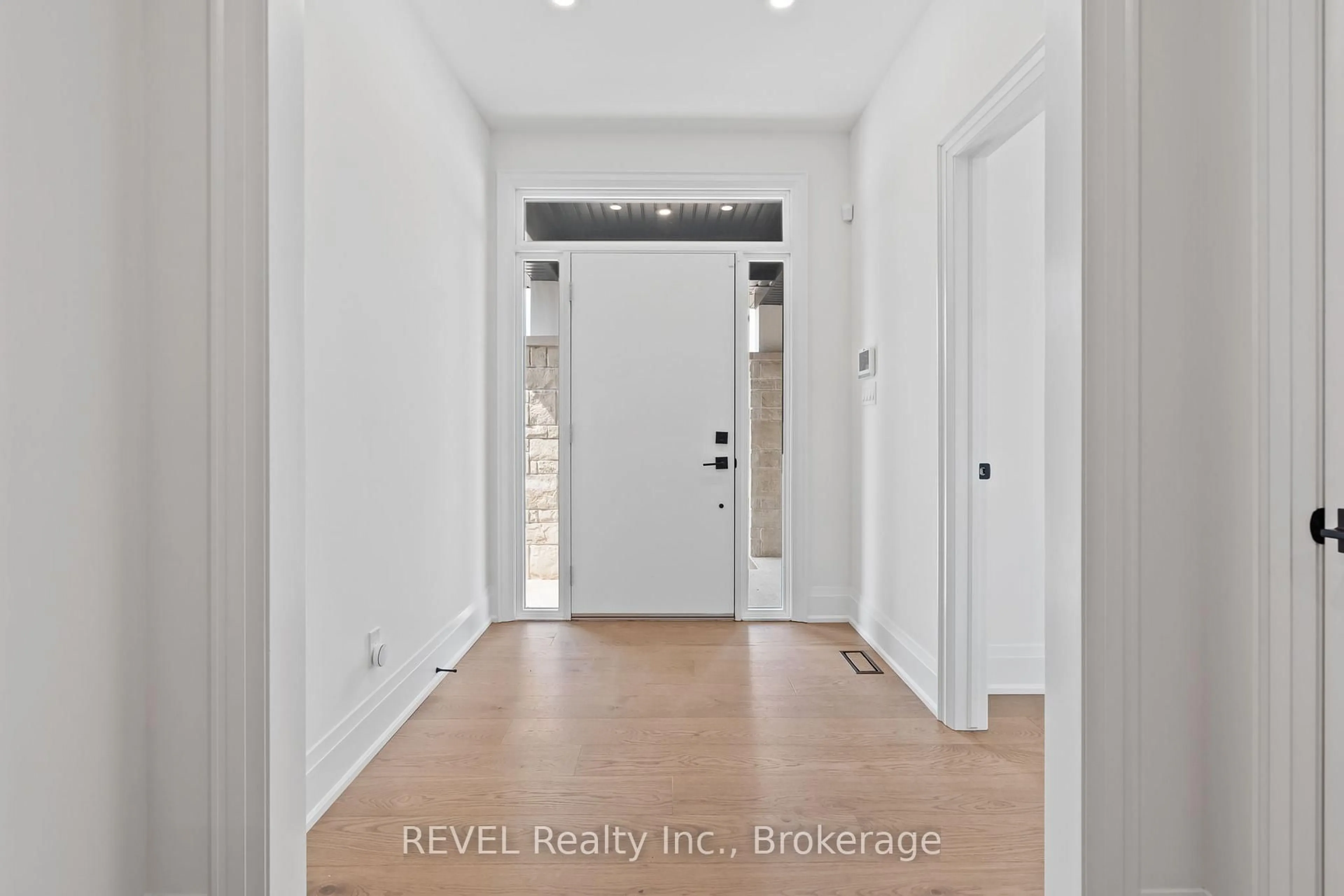 Indoor entryway for 23 Accursi Cres, Pelham Ontario L0S 1E4