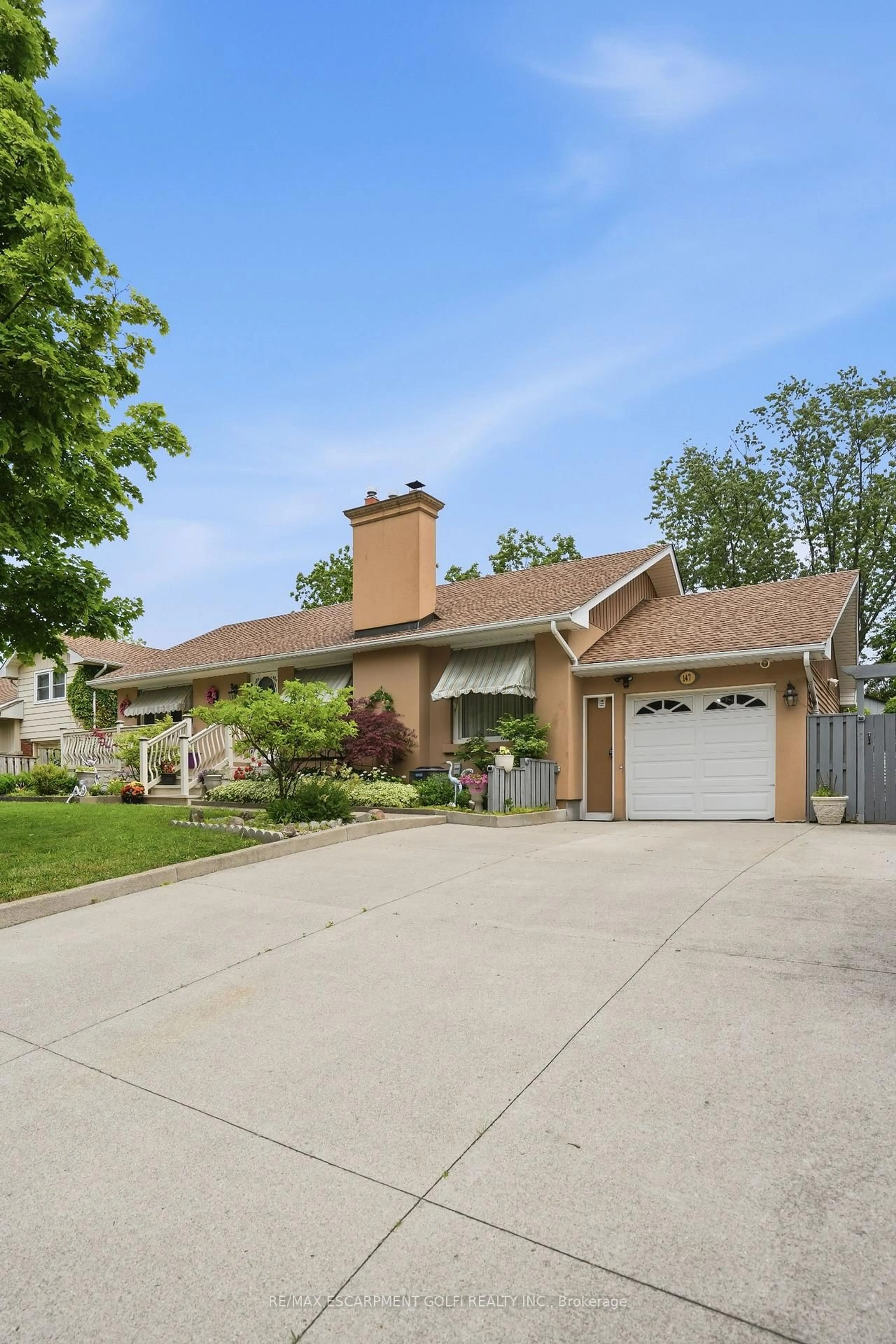 Home with brick exterior material, street for 147 Village Rd, St. Catharines Ontario L2T 3C4