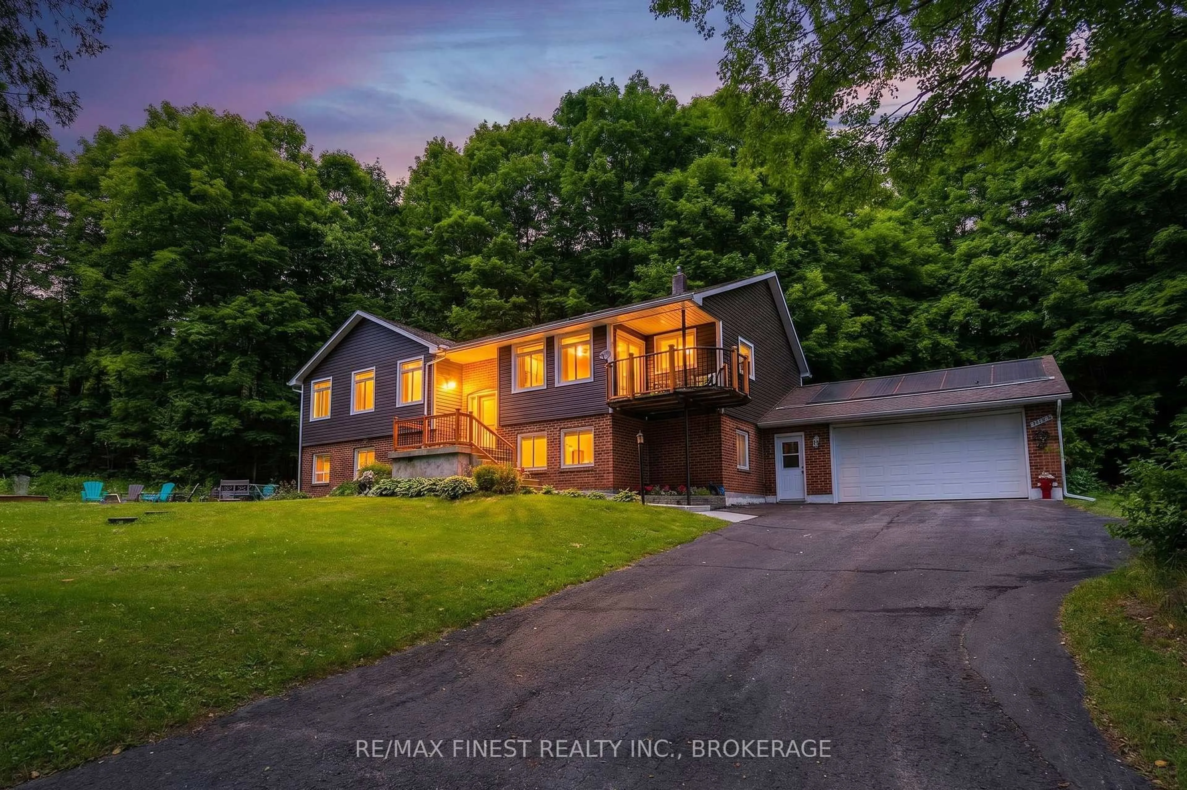A pic from outside/outdoor area/front of a property/back of a property/a pic from drone, water/lake/river/ocean view for 3315 Loughborough Dr, Mcdonalds Corners Ontario K0H 1M0