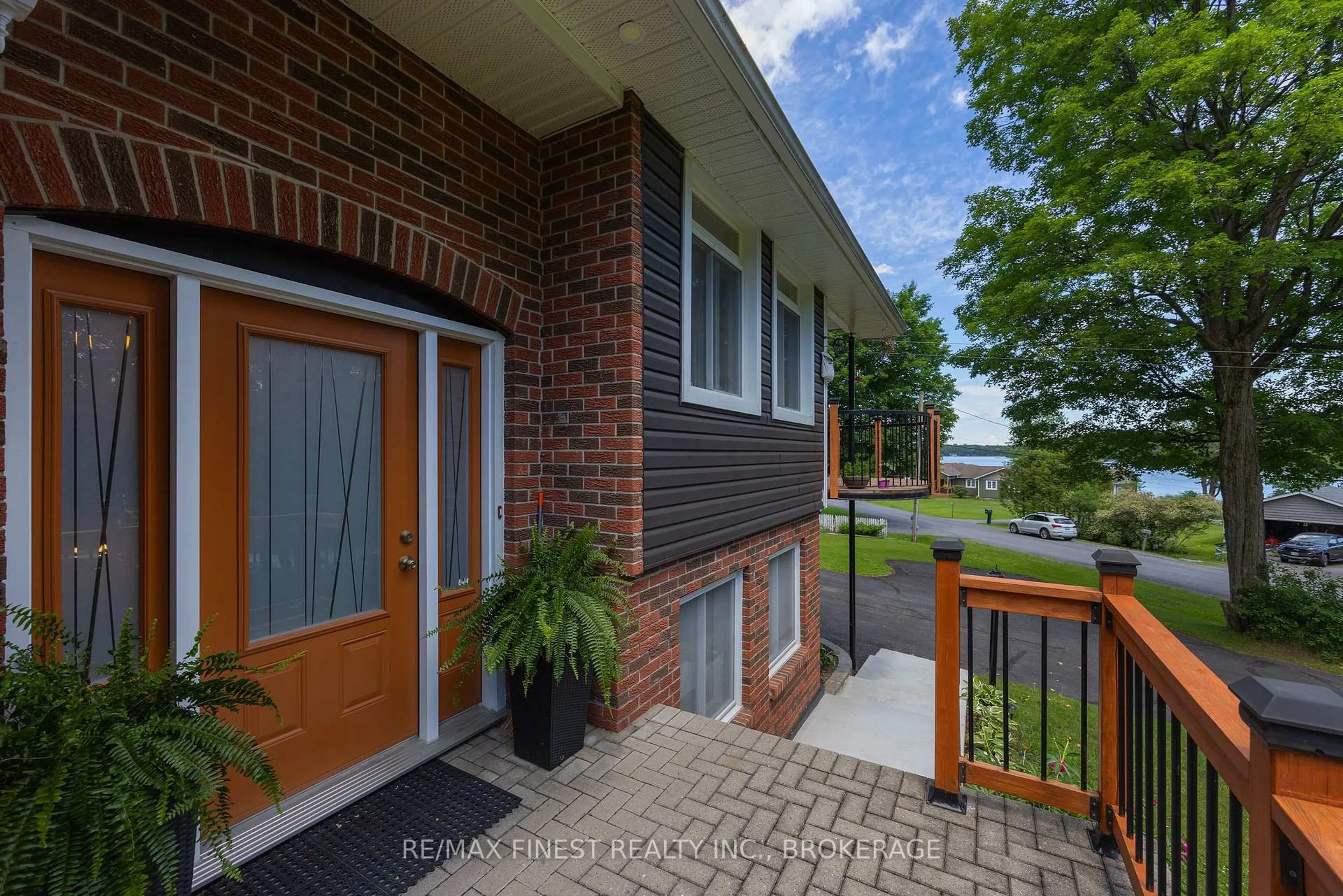 Home with brick exterior material, water/lake/river/ocean view for 3315 Loughborough Dr, Mcdonalds Corners Ontario K0H 1M0