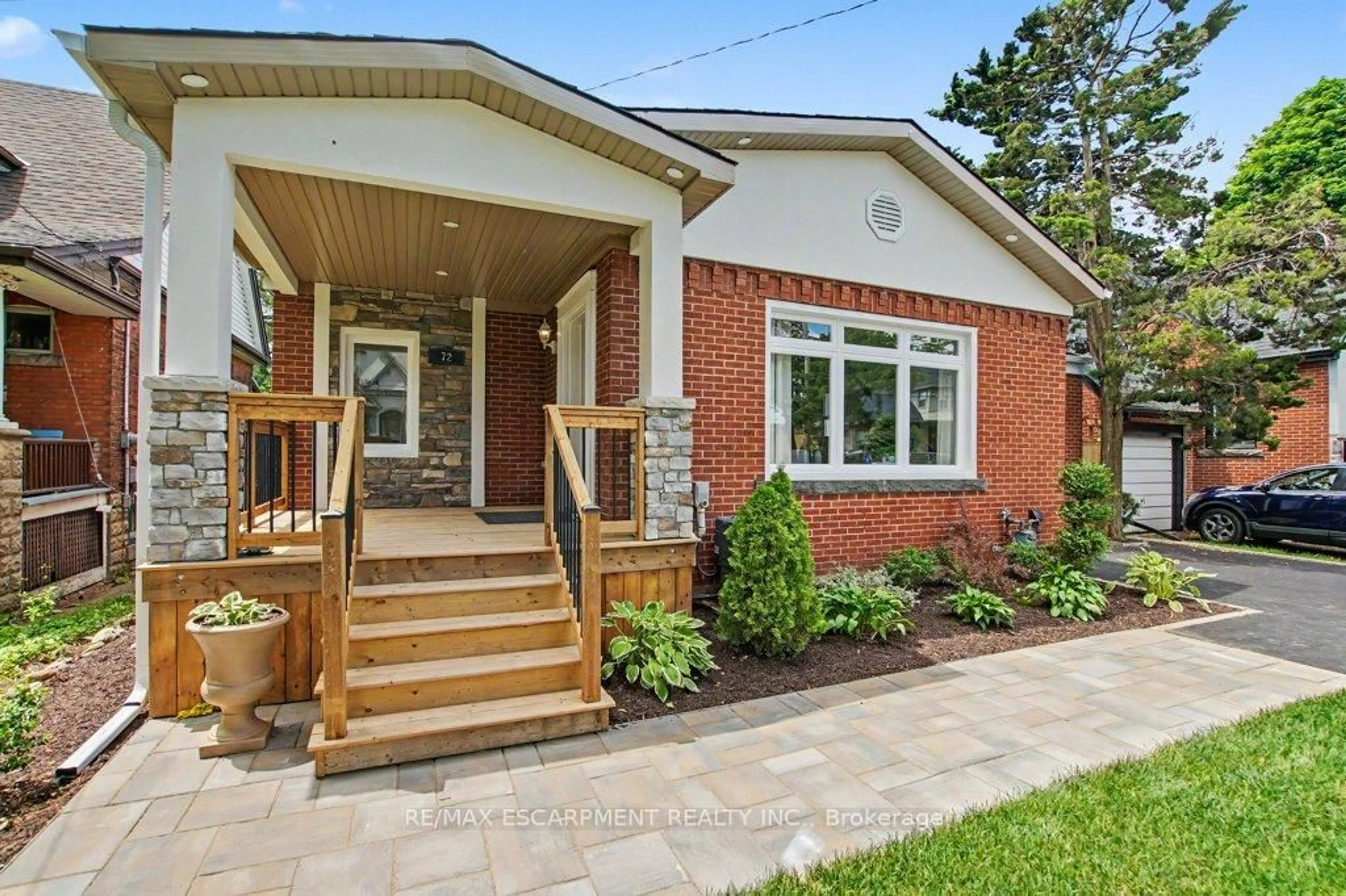 Home with brick exterior material, street for 72 Mountain Park Ave, Hamilton Ontario L9A 1A3