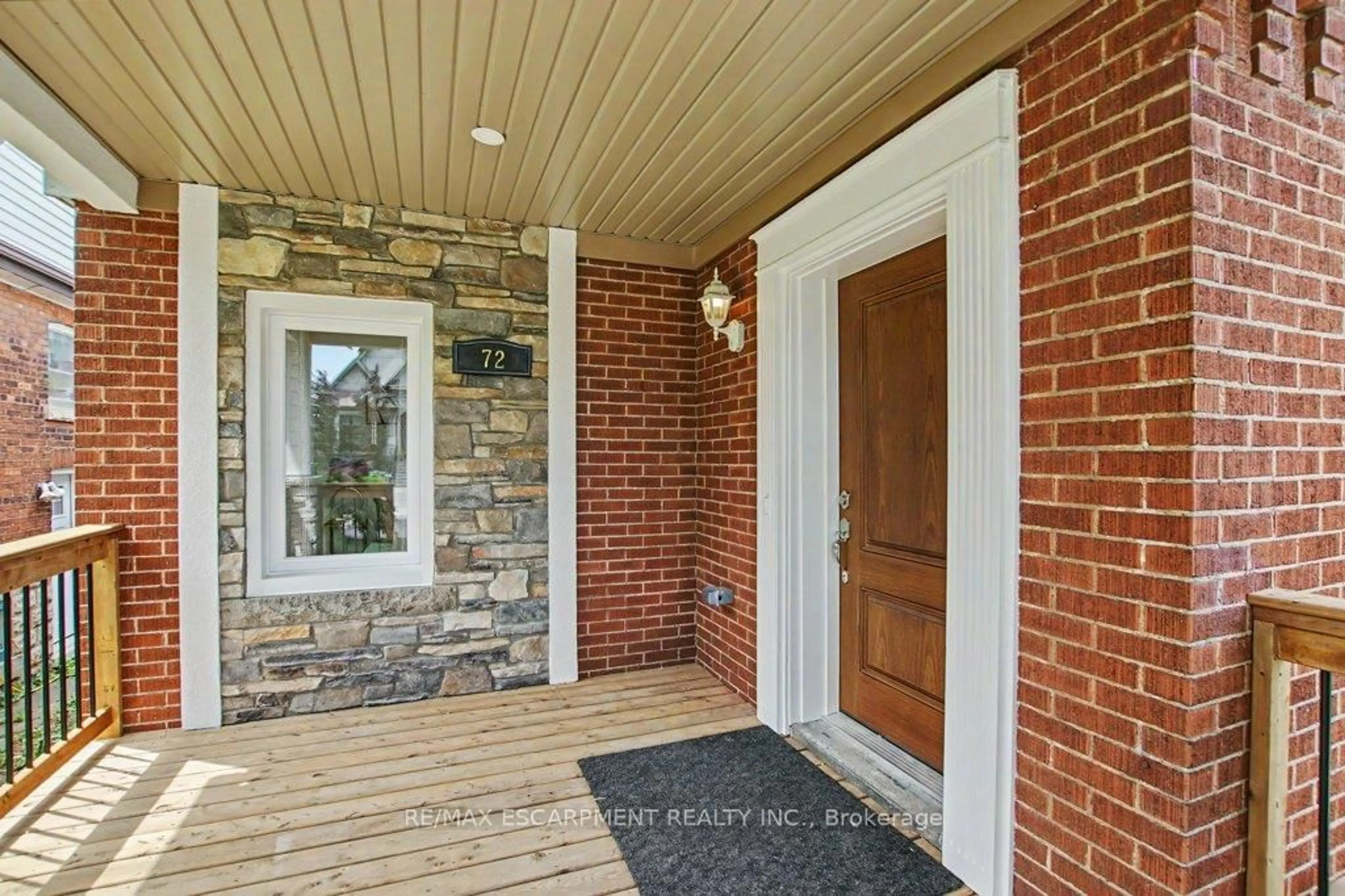 Home with brick exterior material, street for 72 Mountain Park Ave, Hamilton Ontario L9A 1A3