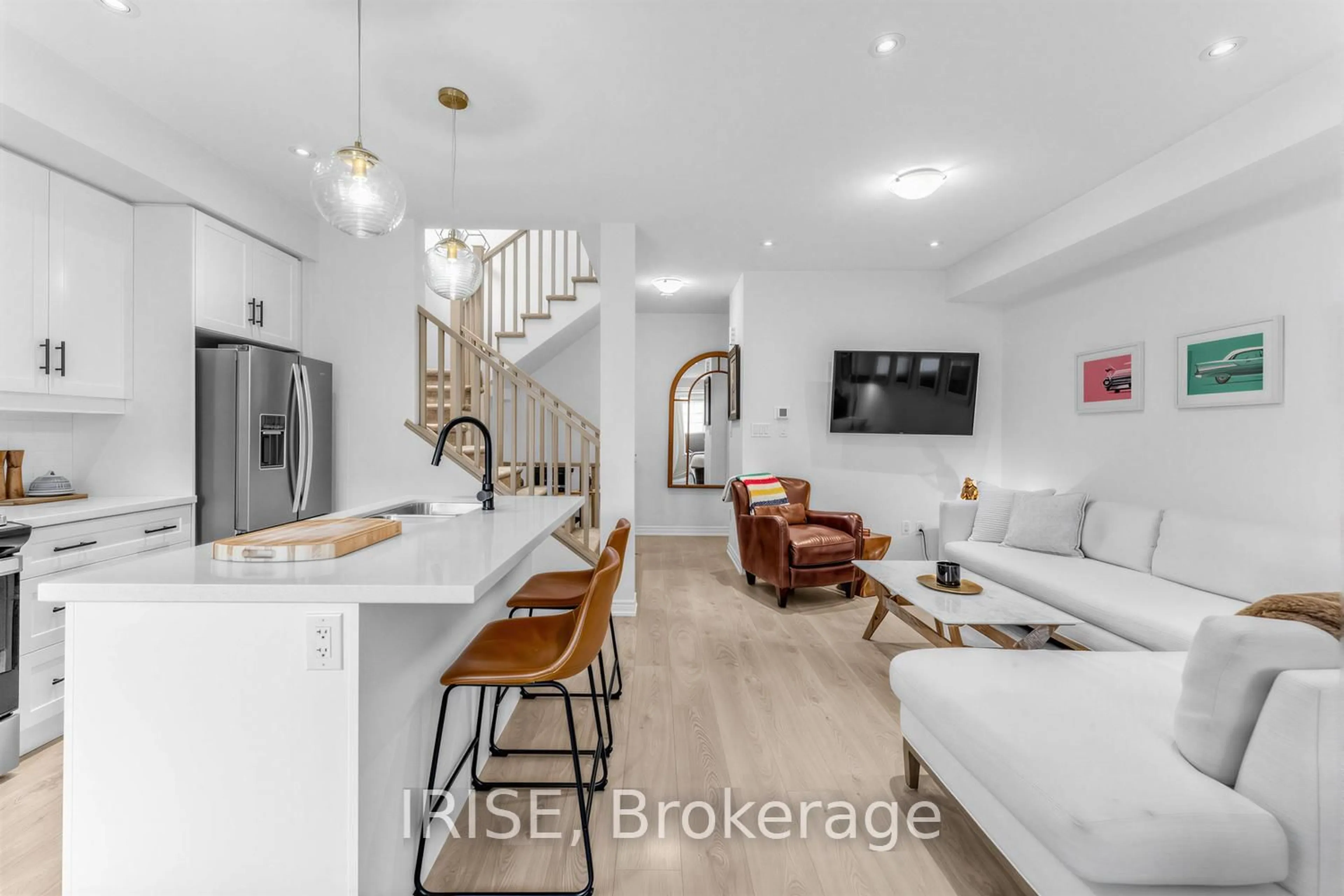 Open concept kitchen, unknown for 10 Birmingham Dr #82, Cambridge Ontario N1R 0C6