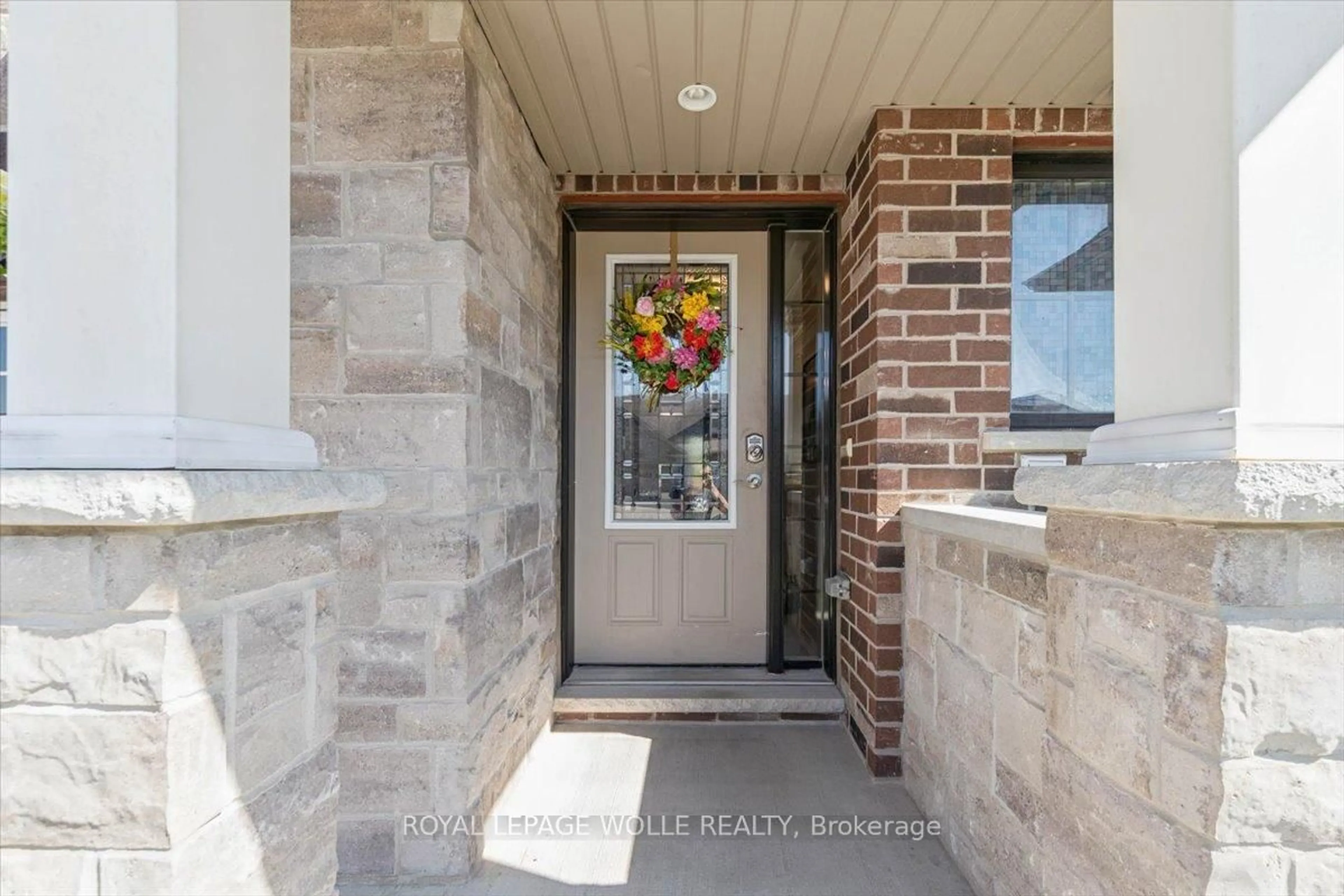 Indoor entryway for 1453 Dunkirk Ave, Woodstock Ontario N4T 0J9
