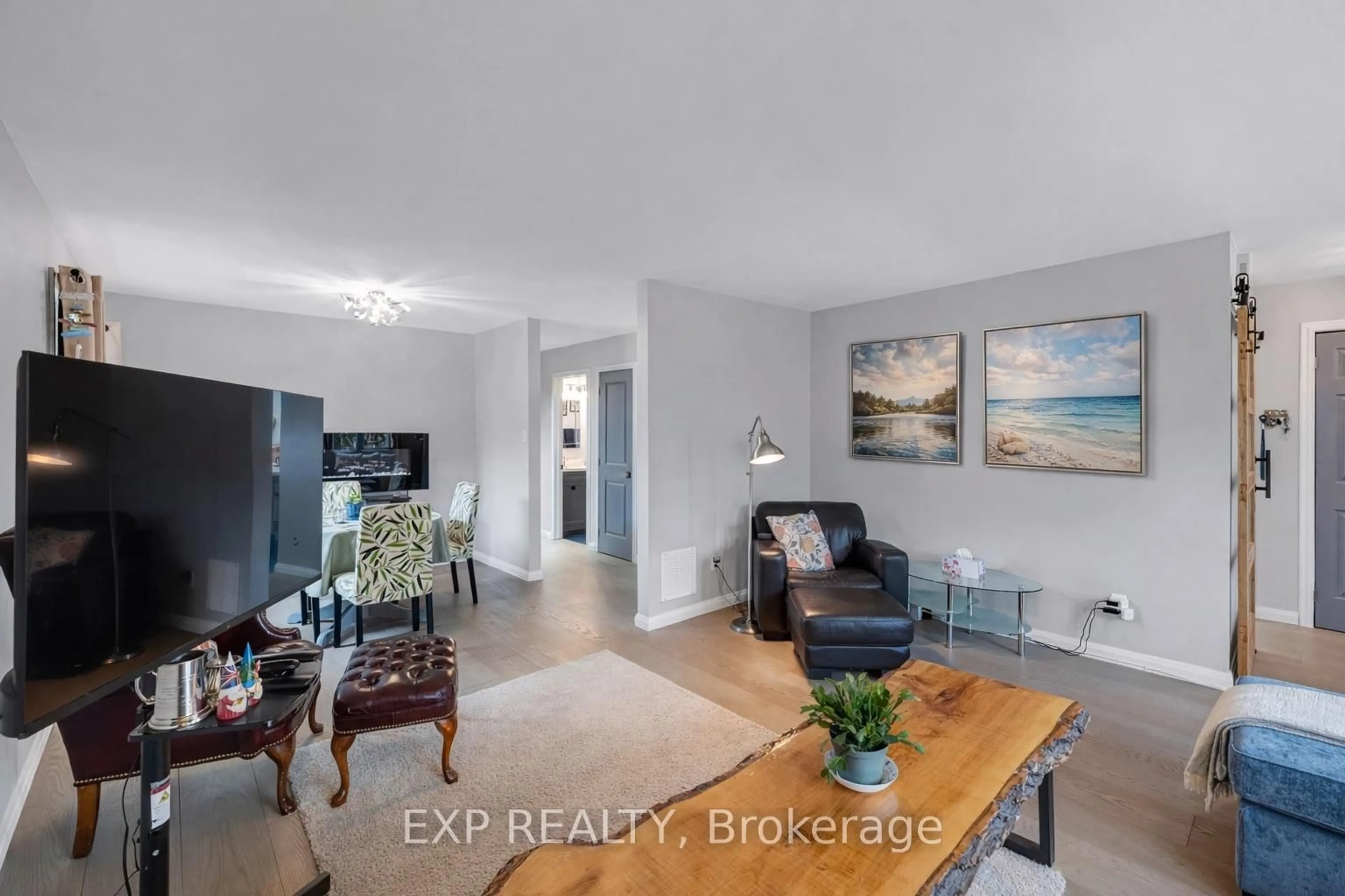 Living room with furniture, unknown for 164 Colborne St, Kawartha Lakes Ontario K9V 5Z8